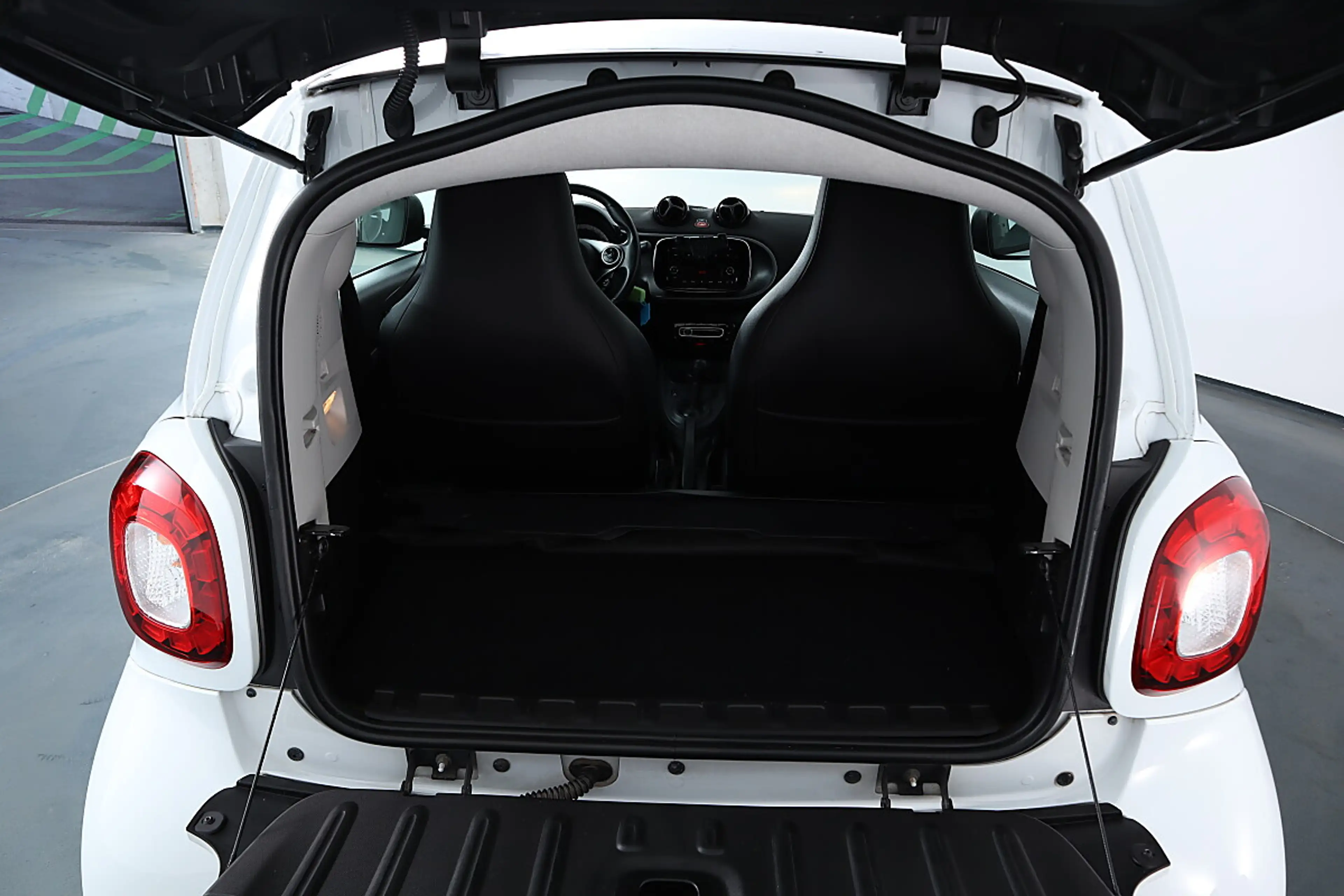smart forTwo smart fortwo Prime Aut. LEDER*SHZ*BT*PANO — photo 33