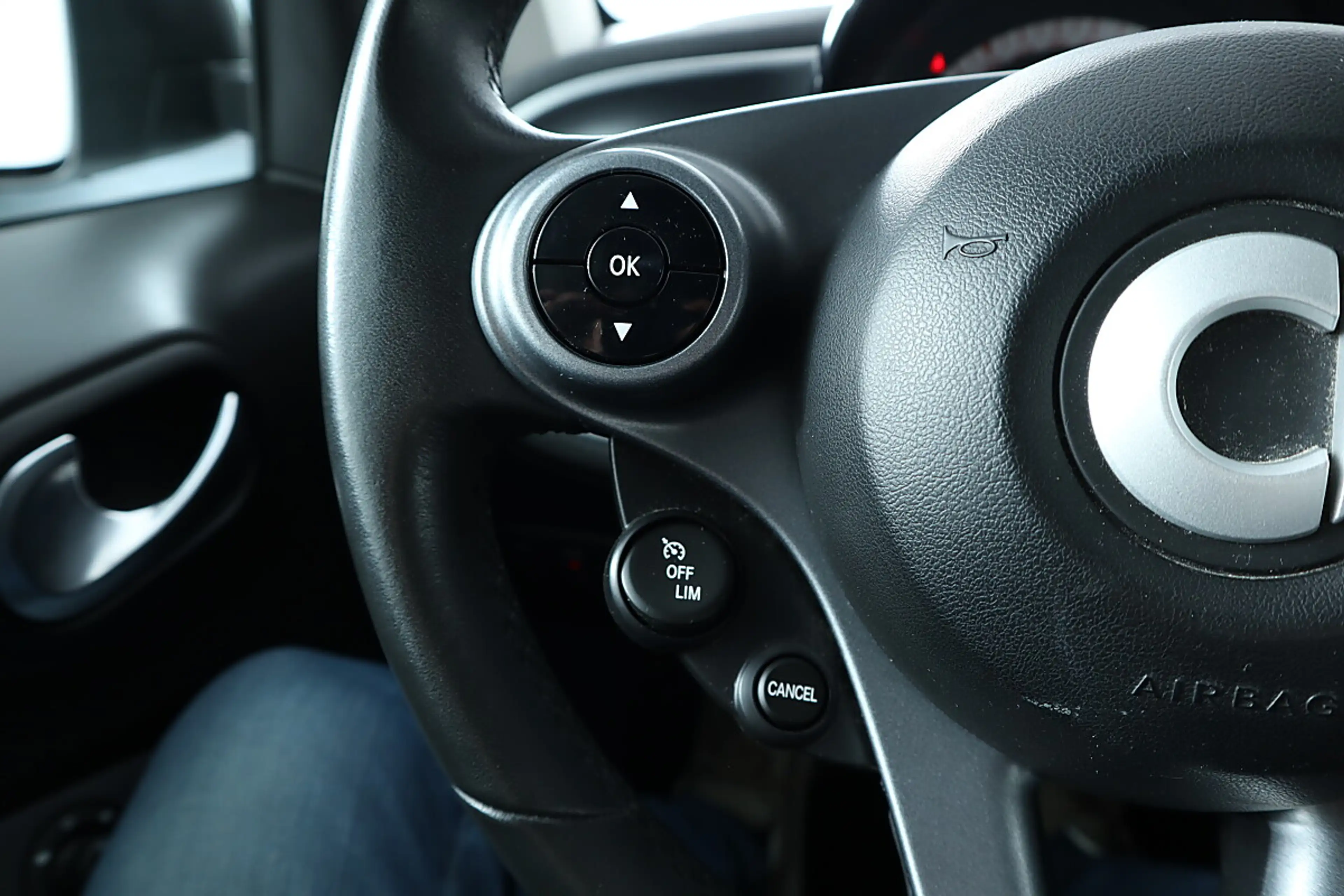 smart forTwo smart fortwo Prime Aut. LEDER*SHZ*BT*PANO — photo 20