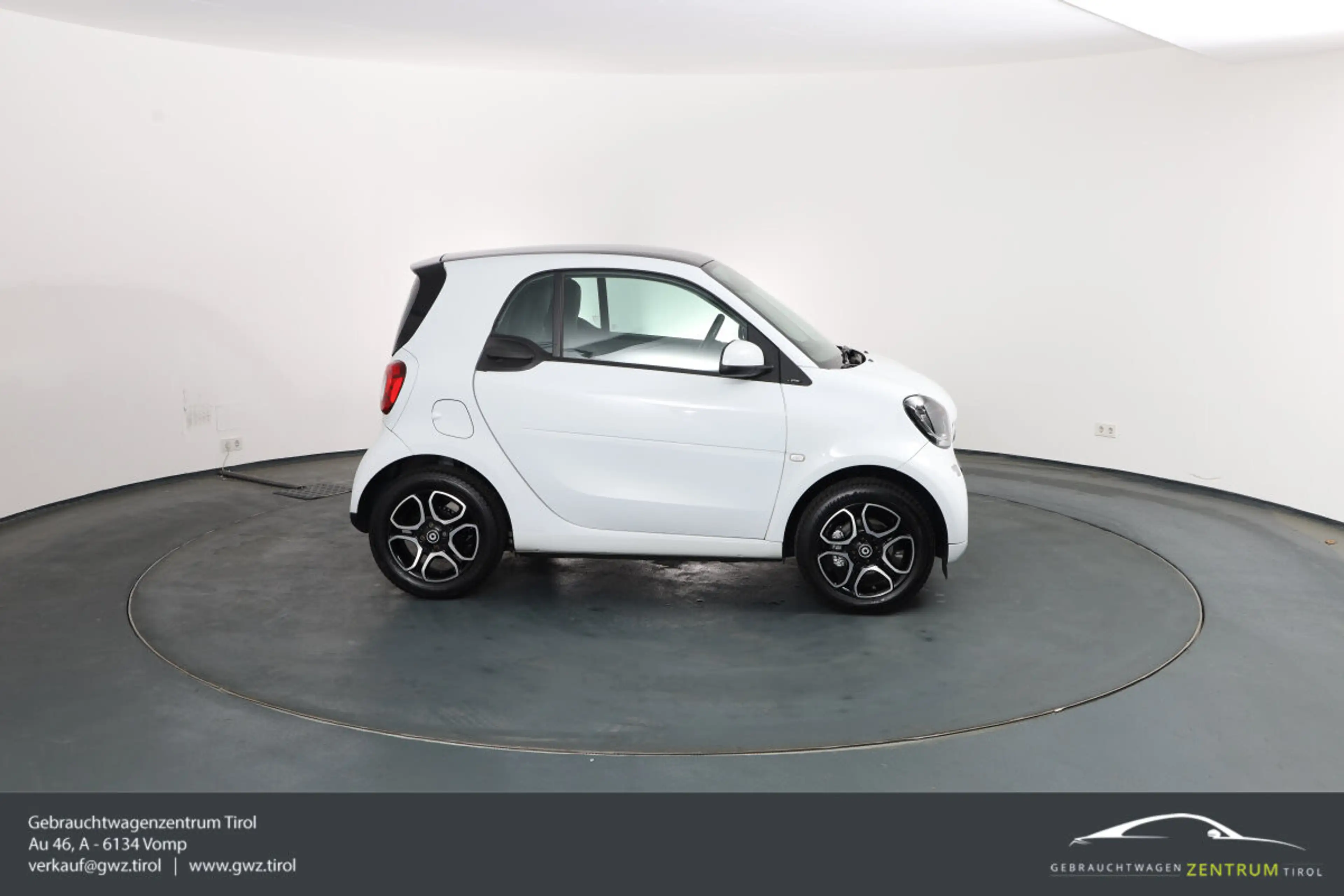 smart forTwo smart fortwo Prime Aut. LEDER*SHZ*BT*PANO — photo 5
