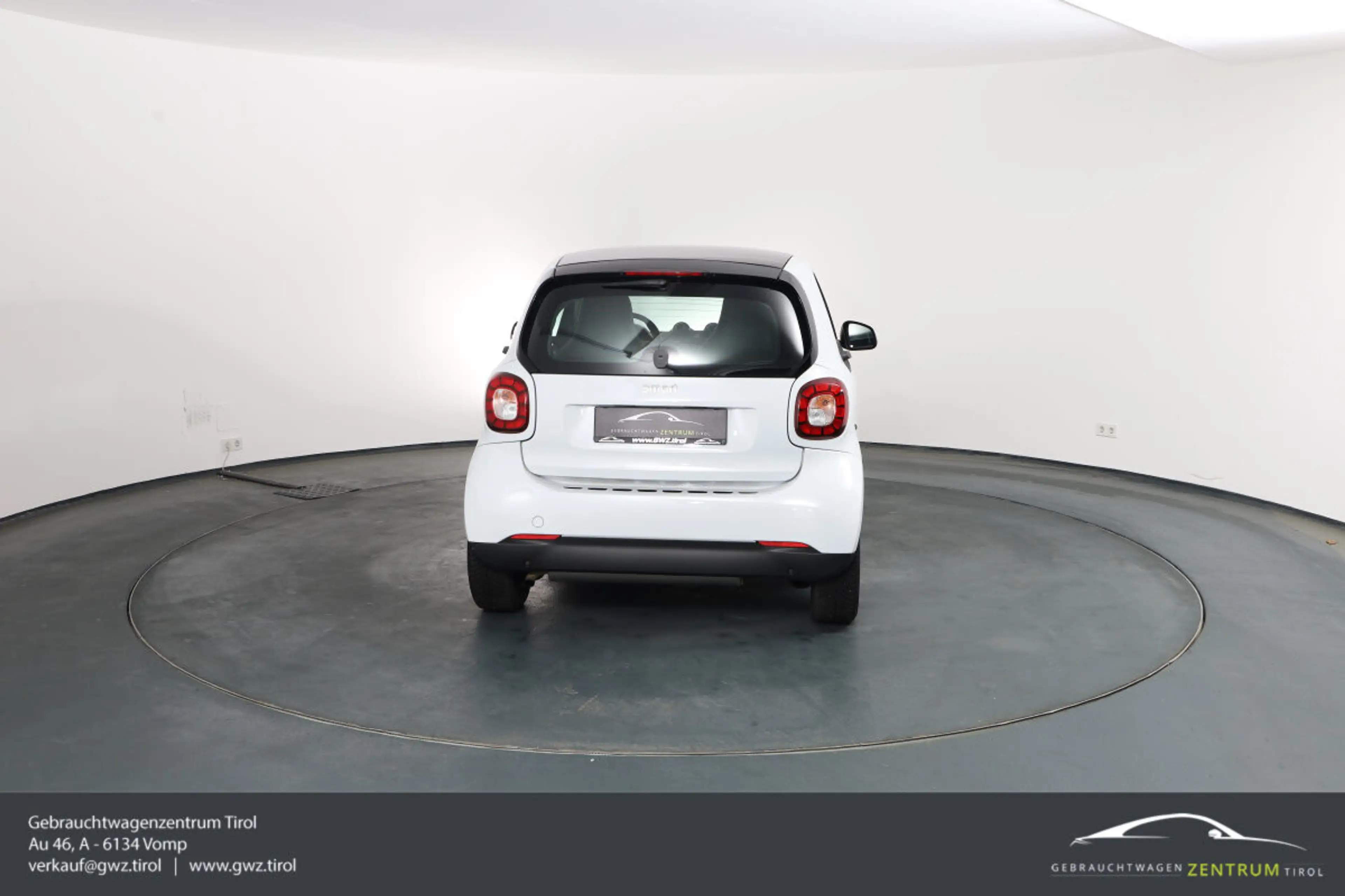 smart forTwo smart fortwo Prime Aut. LEDER*SHZ*BT*PANO — photo 8