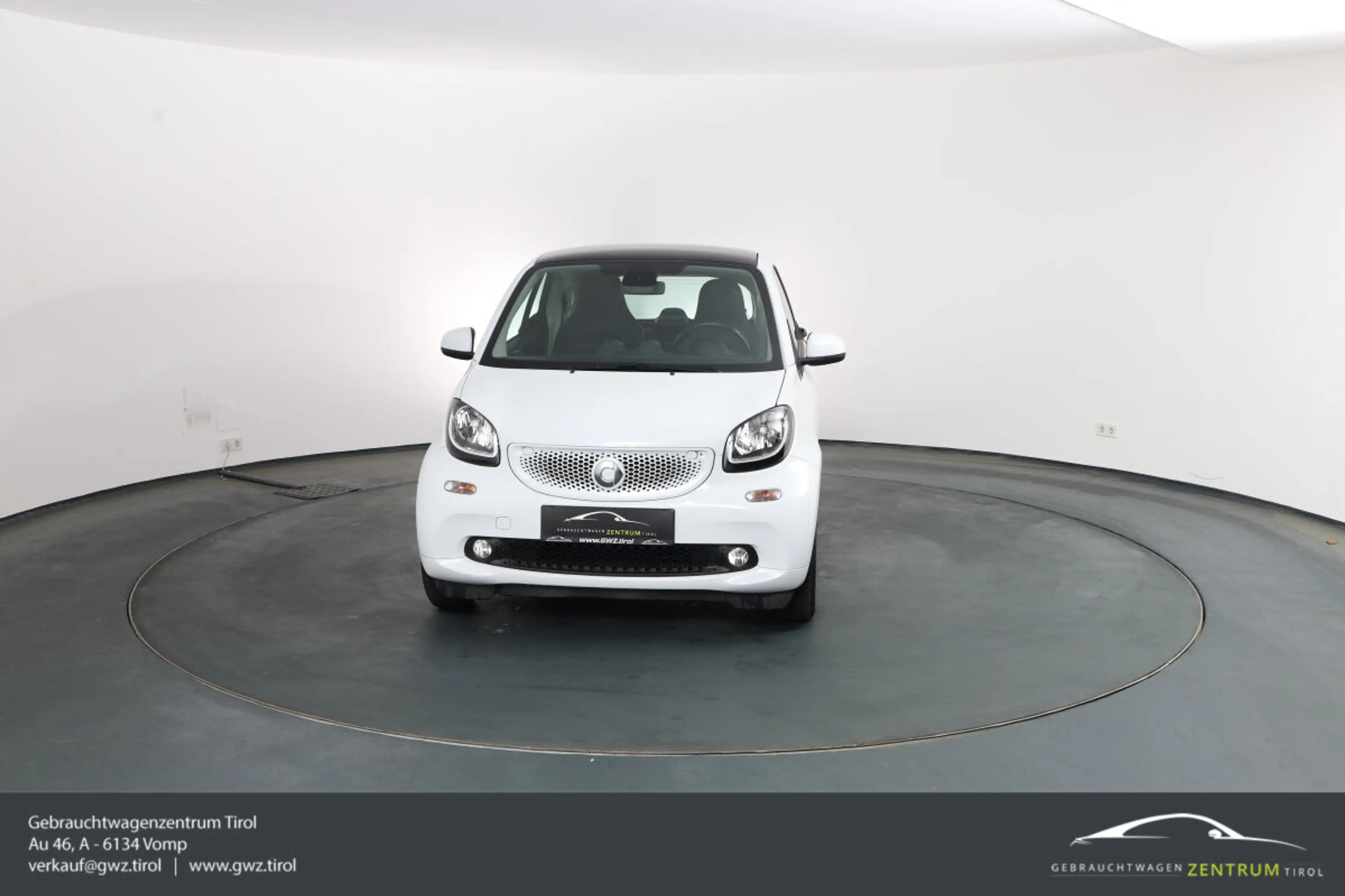 smart forTwo smart fortwo Prime Aut. LEDER*SHZ*BT*PANO — photo 2
