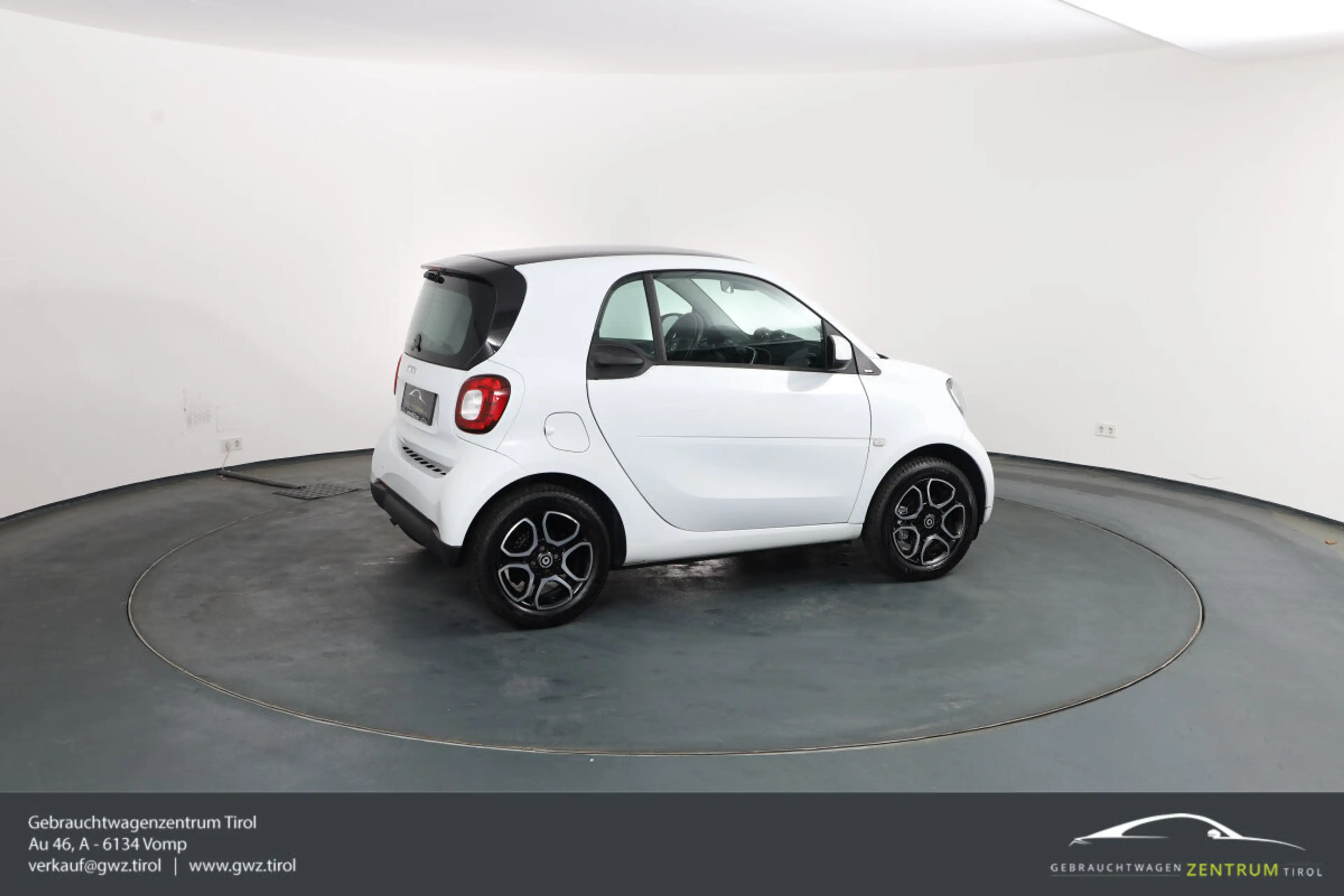 smart forTwo smart fortwo Prime Aut. LEDER*SHZ*BT*PANO — photo 6