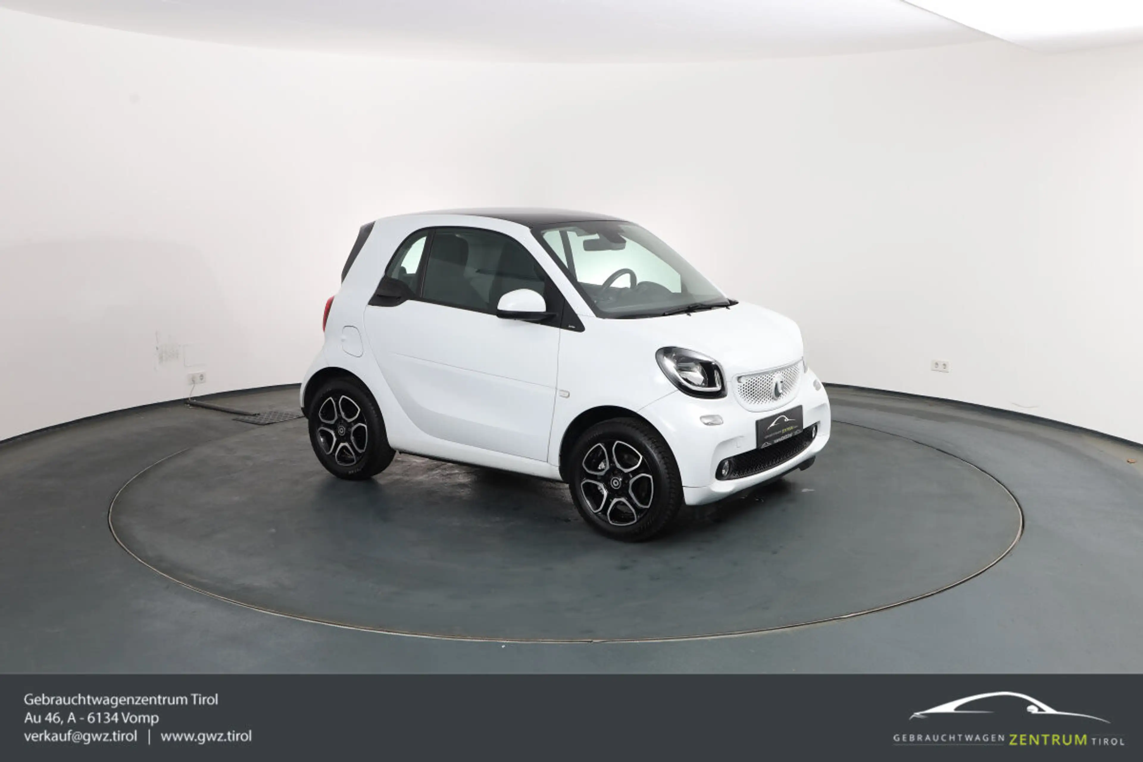 smart forTwo smart fortwo Prime Aut. LEDER*SHZ*BT*PANO — photo 4