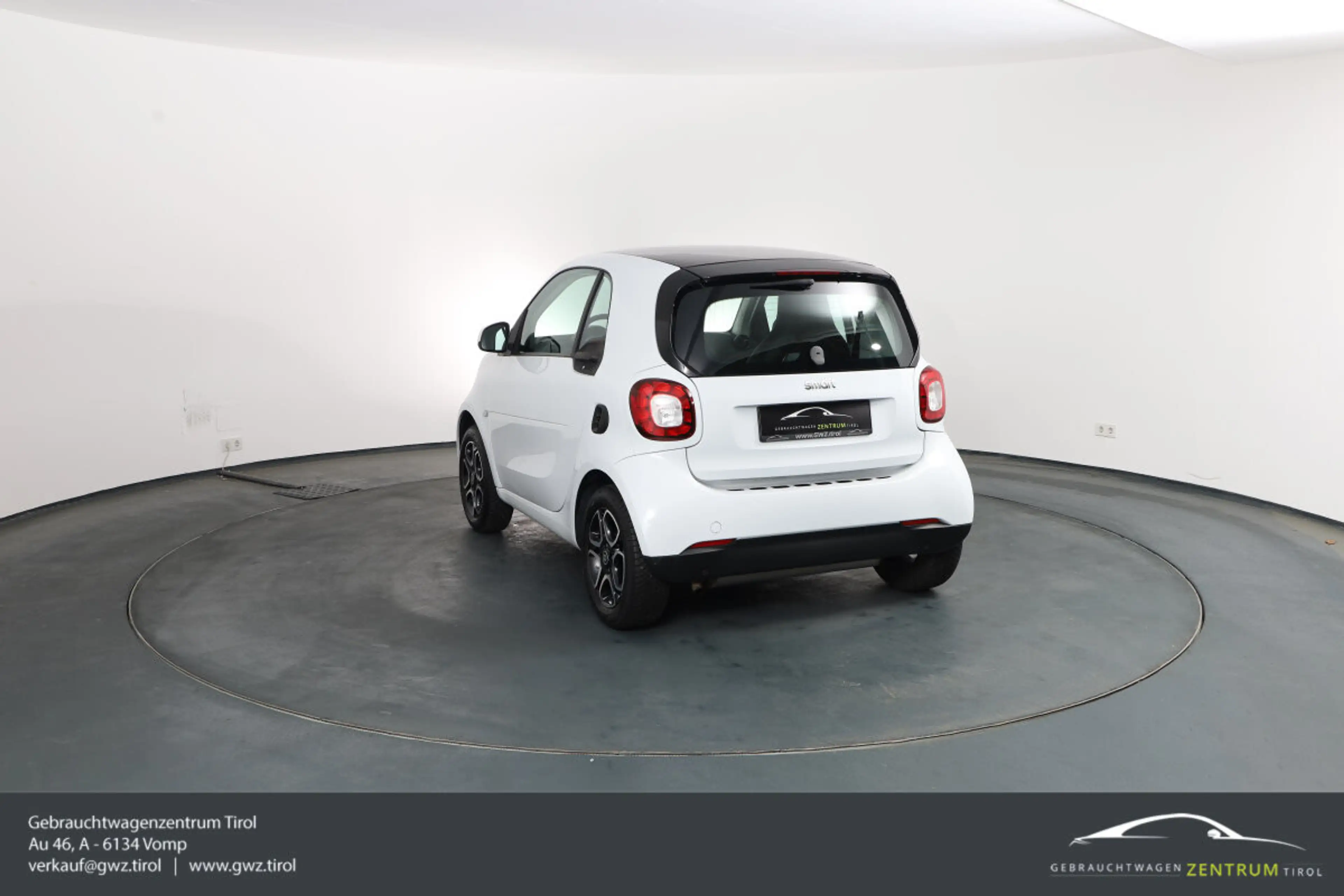 smart forTwo smart fortwo Prime Aut. LEDER*SHZ*BT*PANO — photo 9