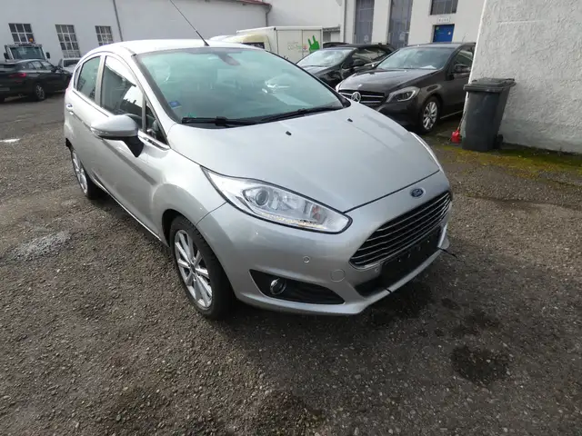 Ford Fiesta Titanium "Autom"PDC"18000 KM