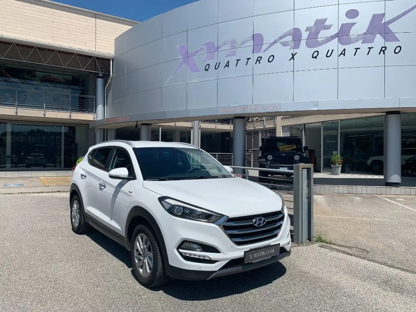 Hyundai TUCSON 1.7 CRDi XPossible Blanc - 1