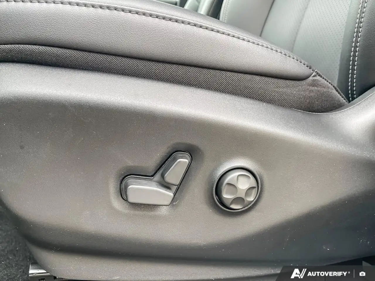 Chrysler Pacifica снимка Chrysler Pacifica