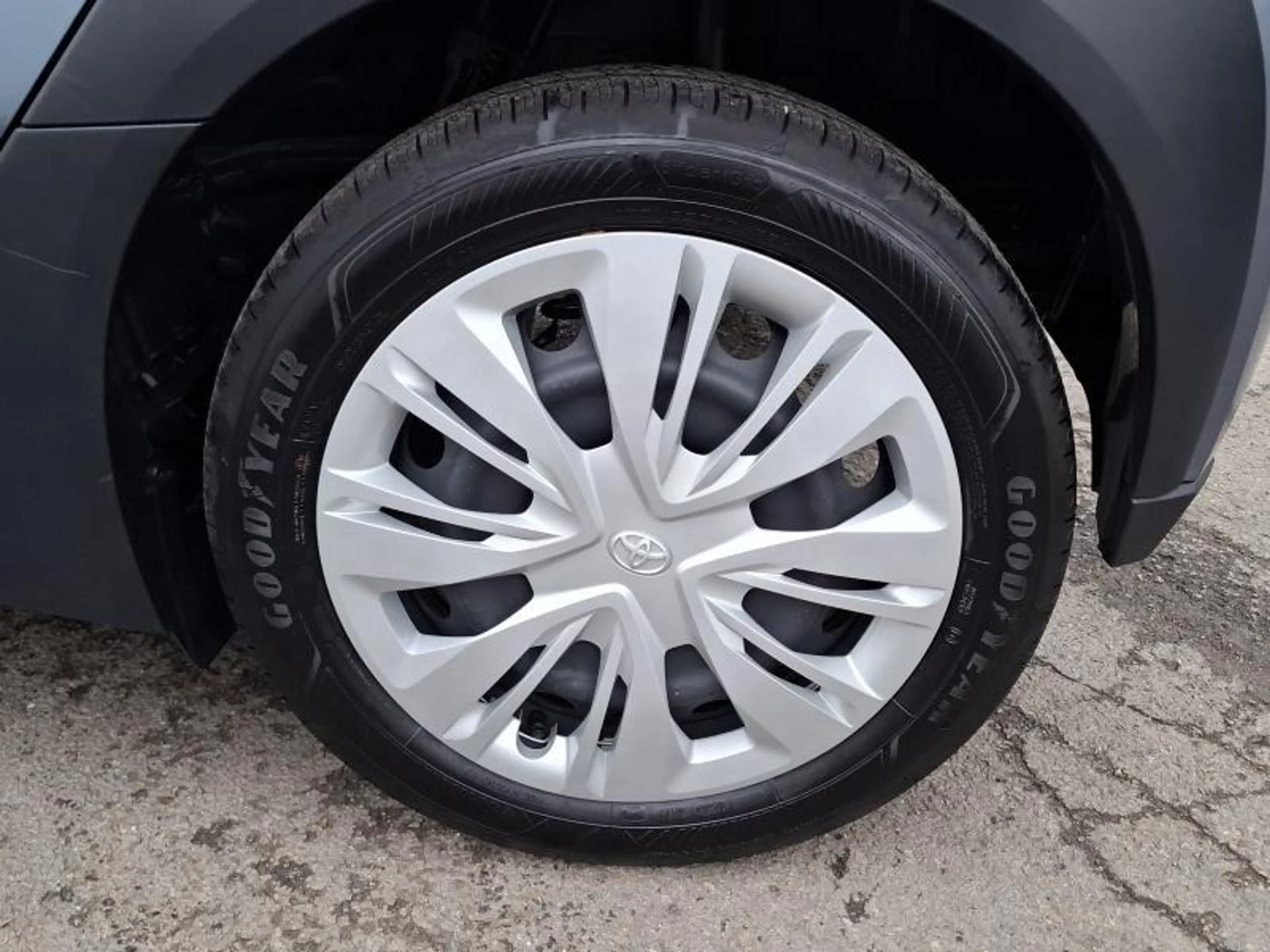 Toyota Aygo X 1.0 VVT-I X-PLAY — photo 15