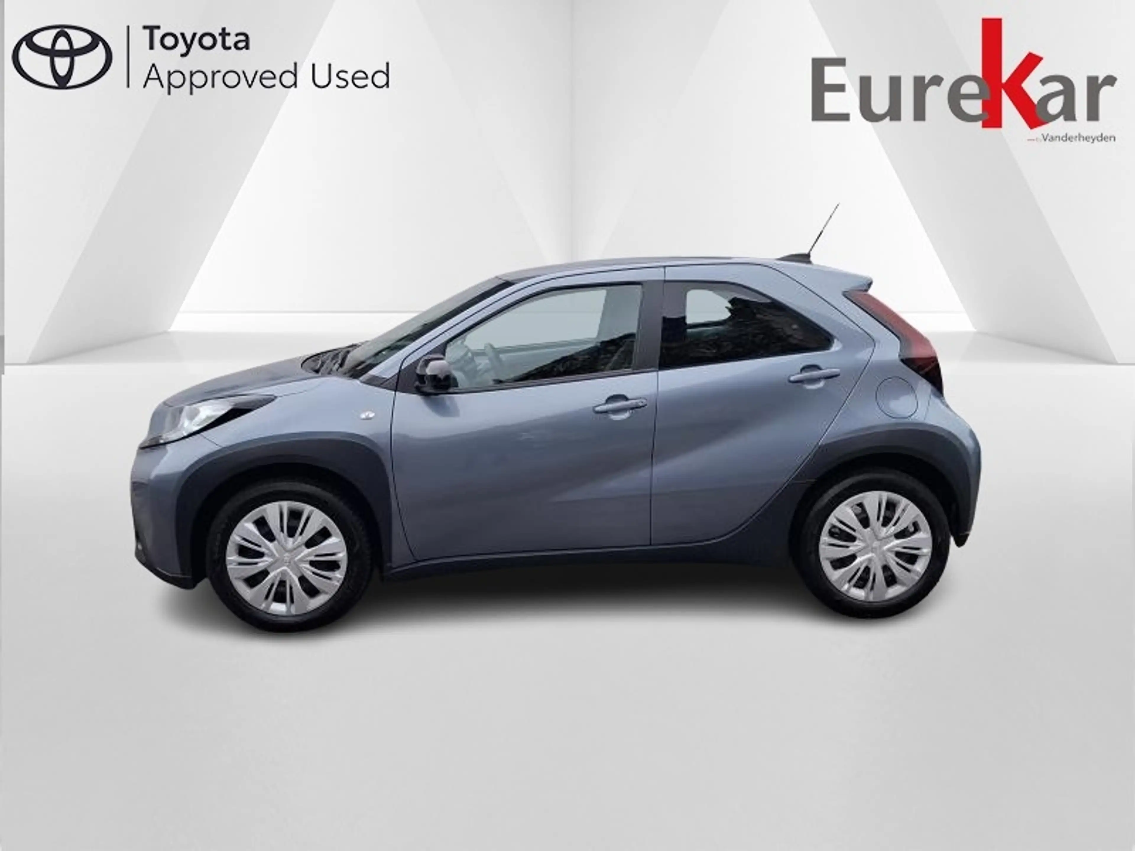 Toyota Aygo X 1.0 VVT-I X-PLAY — photo 2