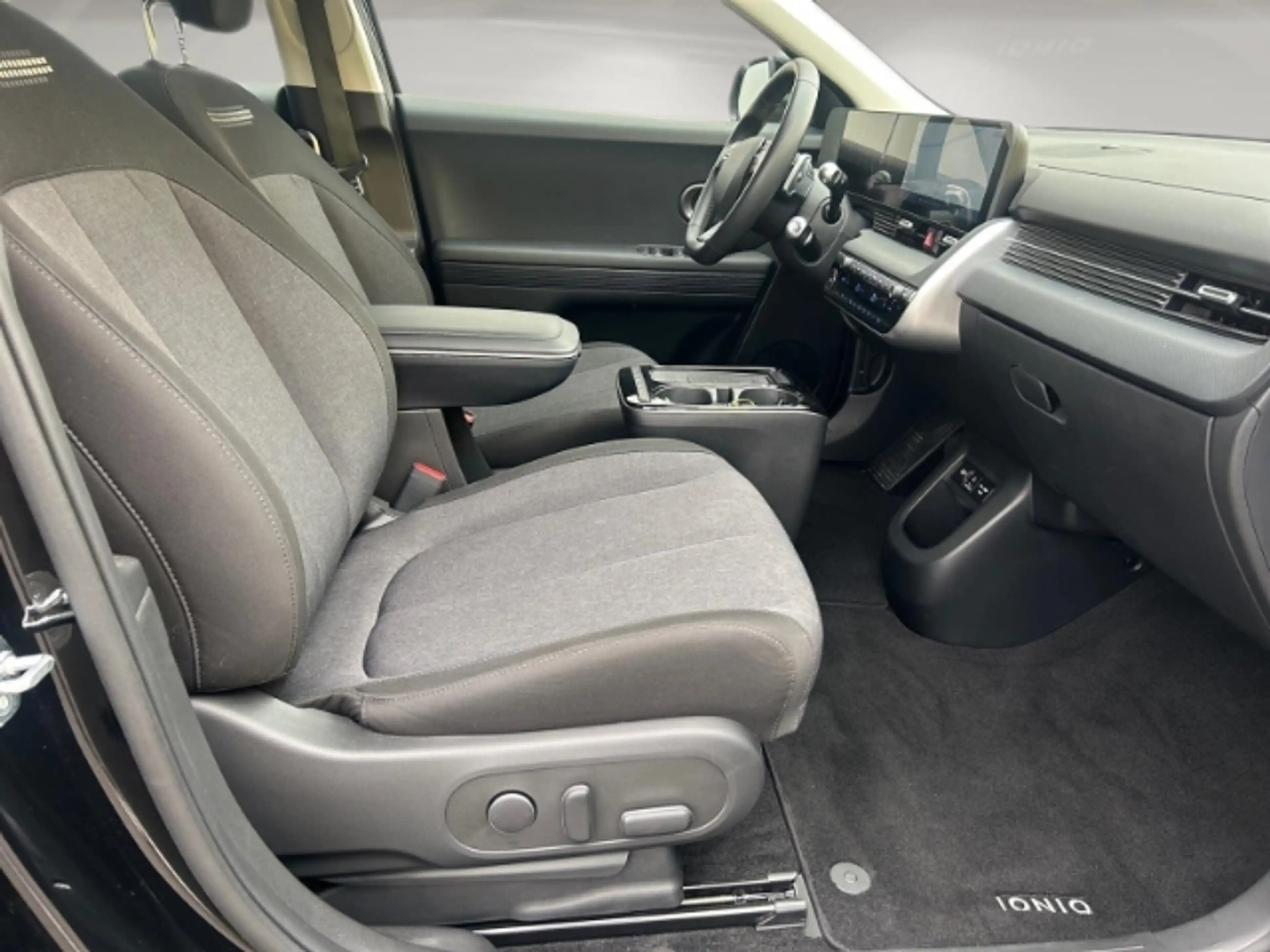 Hyundai IONIQ 5 Dynamiq 63 kWh Wärmepumpe/Navi/Lenkrad/Sitzheizung — photo 14