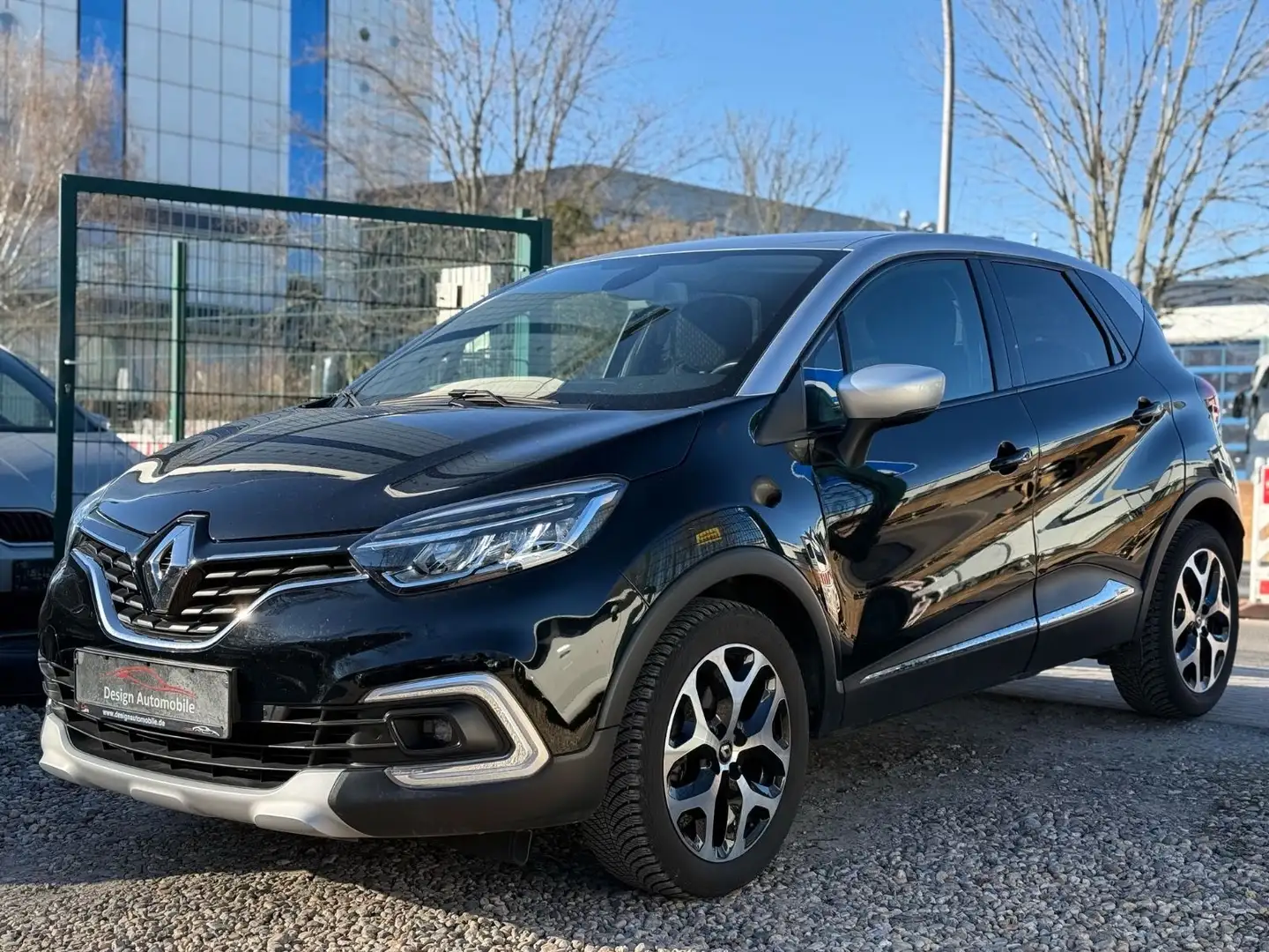 Renault Captur Collection*Autom/Navi/Temp/R-Kam/36150 Km Schwarz - 1
