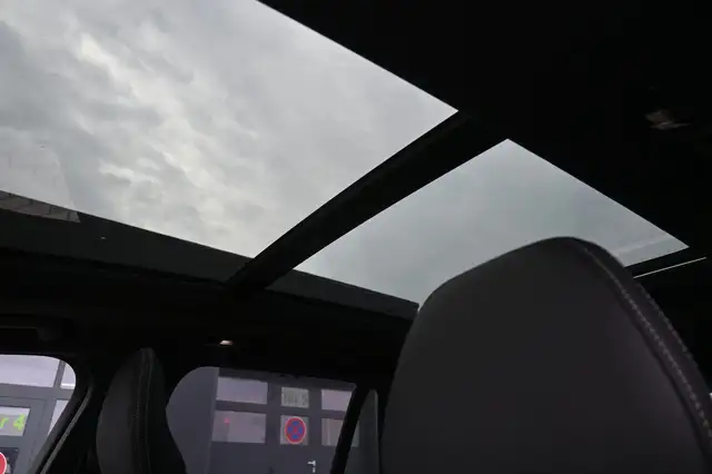 Volvo XC90 view 13