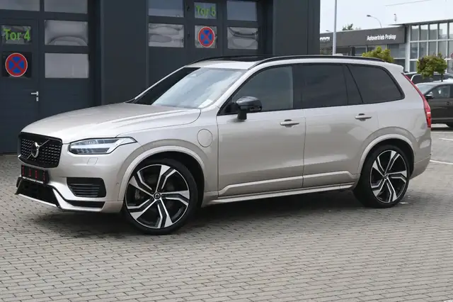 Volvo XC90 main image
