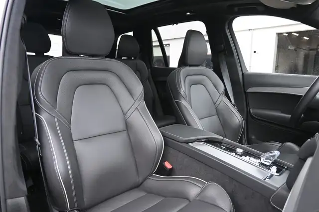Volvo XC90 view 15