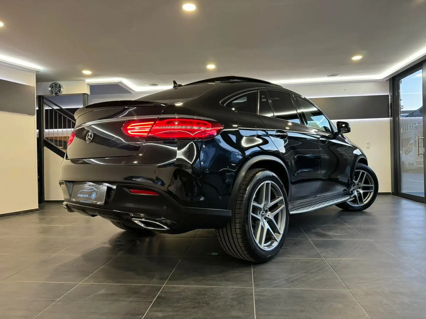 Mercedes-Benz GLE 350 d Coupé 4MATIC Aut.*AMG LINE*LUFT*PANORAMA*VOLL* Zwart - 2