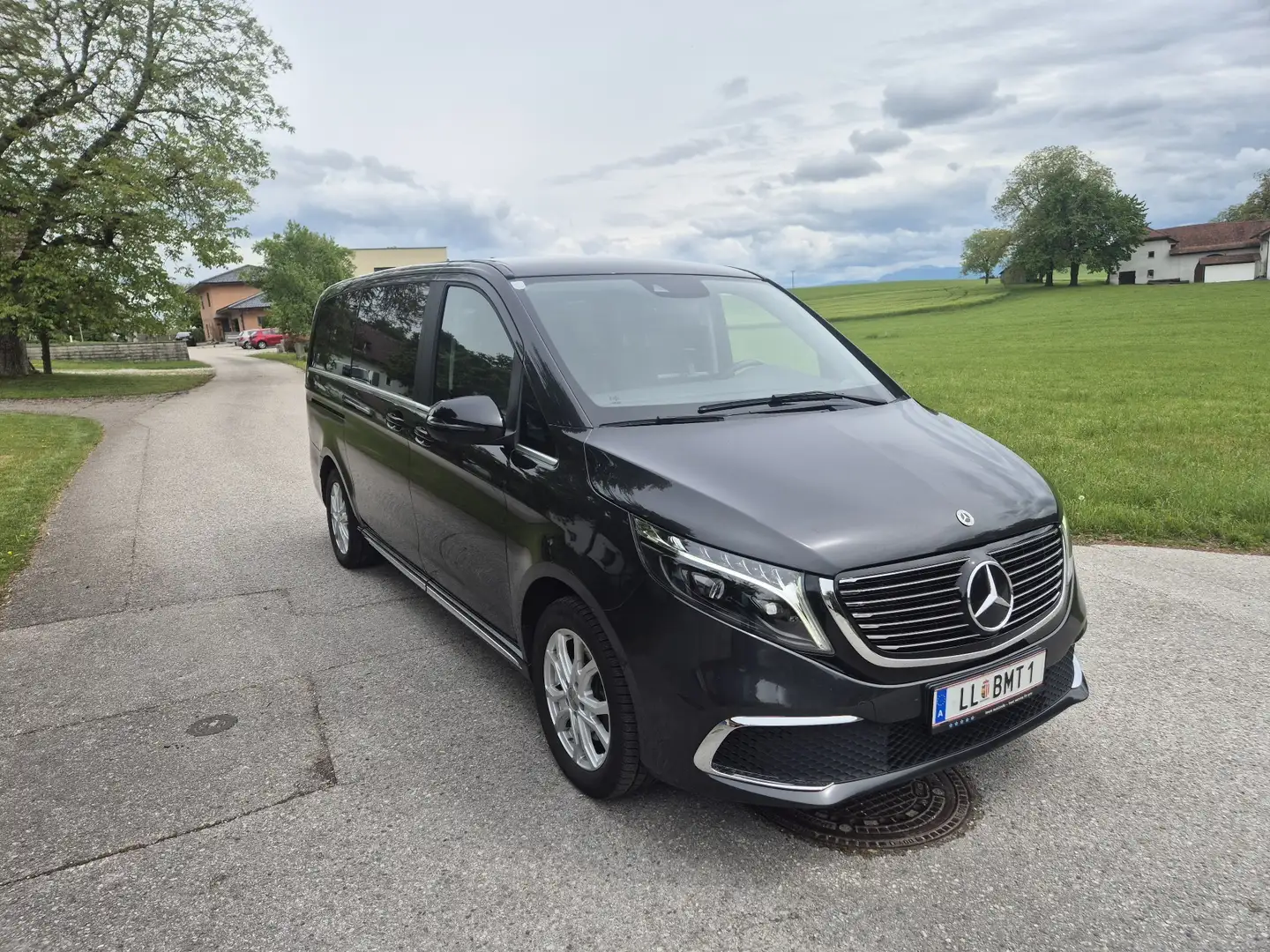 Mercedes-Benz EQV 300 EQV 300 Kombi lang 100kWh Grau - 1