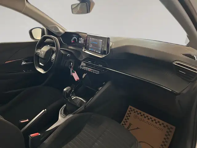 Peugeot 208 view 15