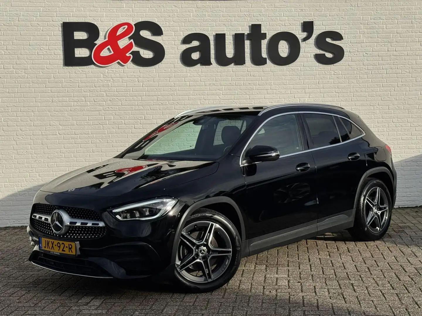 Mercedes-Benz GLA 200 AMG Sfeerverlichting Trekhaak Cruise Climate Navig Zwart - 1