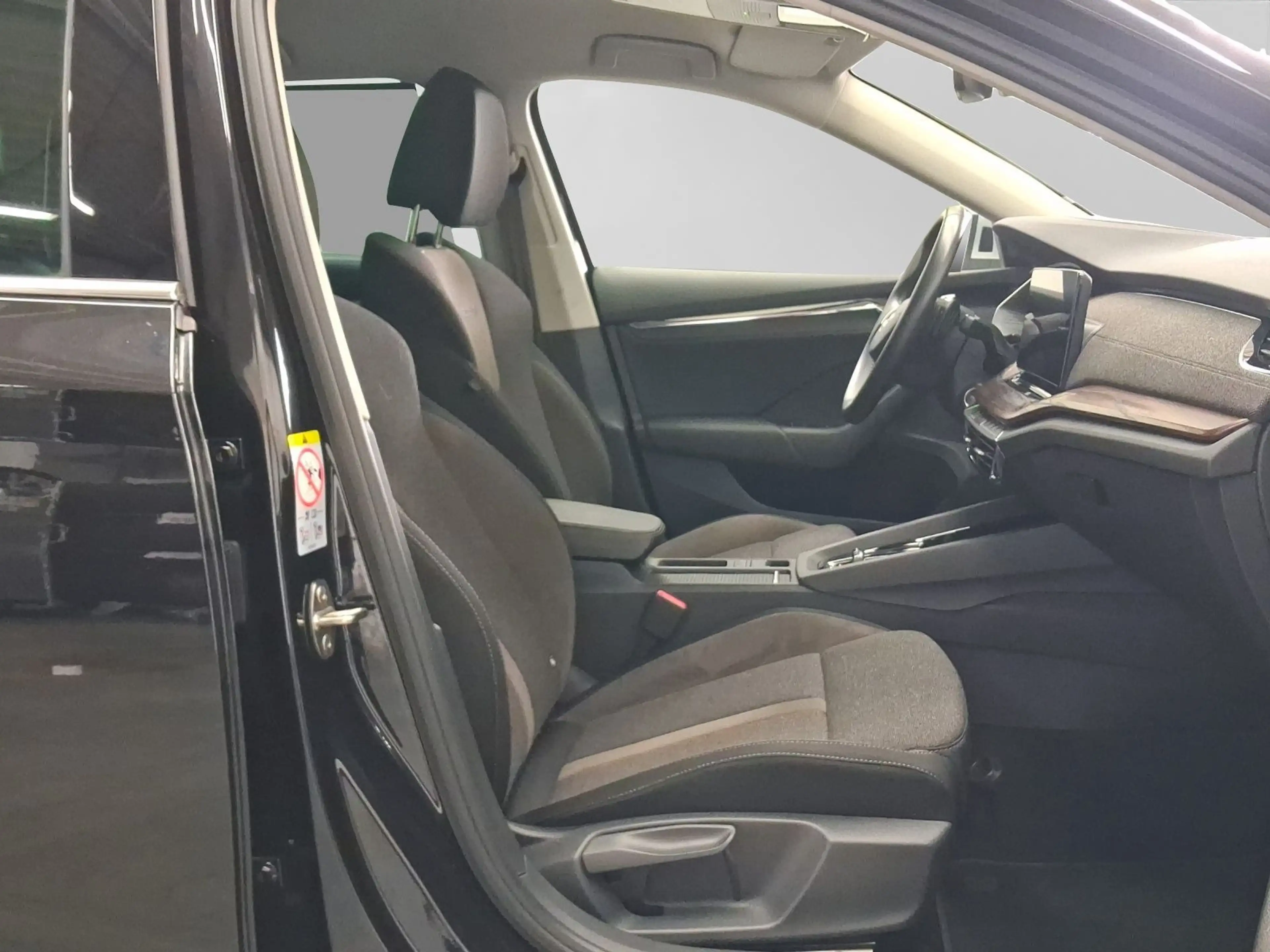 Skoda Octavia Combi 2.0 TDI DSG 4x4 SCOUT NAVI HuD LM1 — photo 4