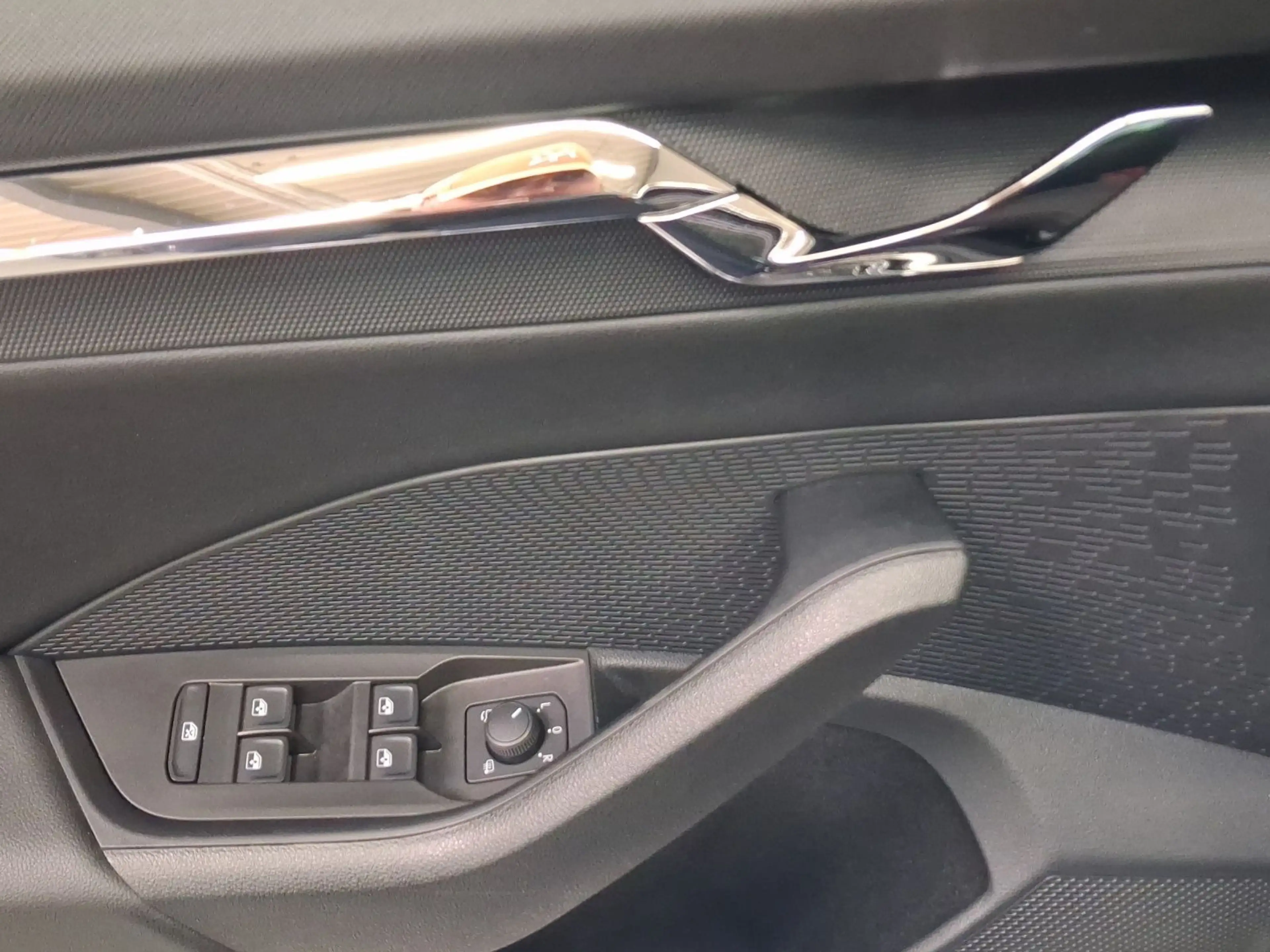Skoda Octavia Combi 2.0 TDI DSG 4x4 SCOUT NAVI HuD LM1 — photo 8