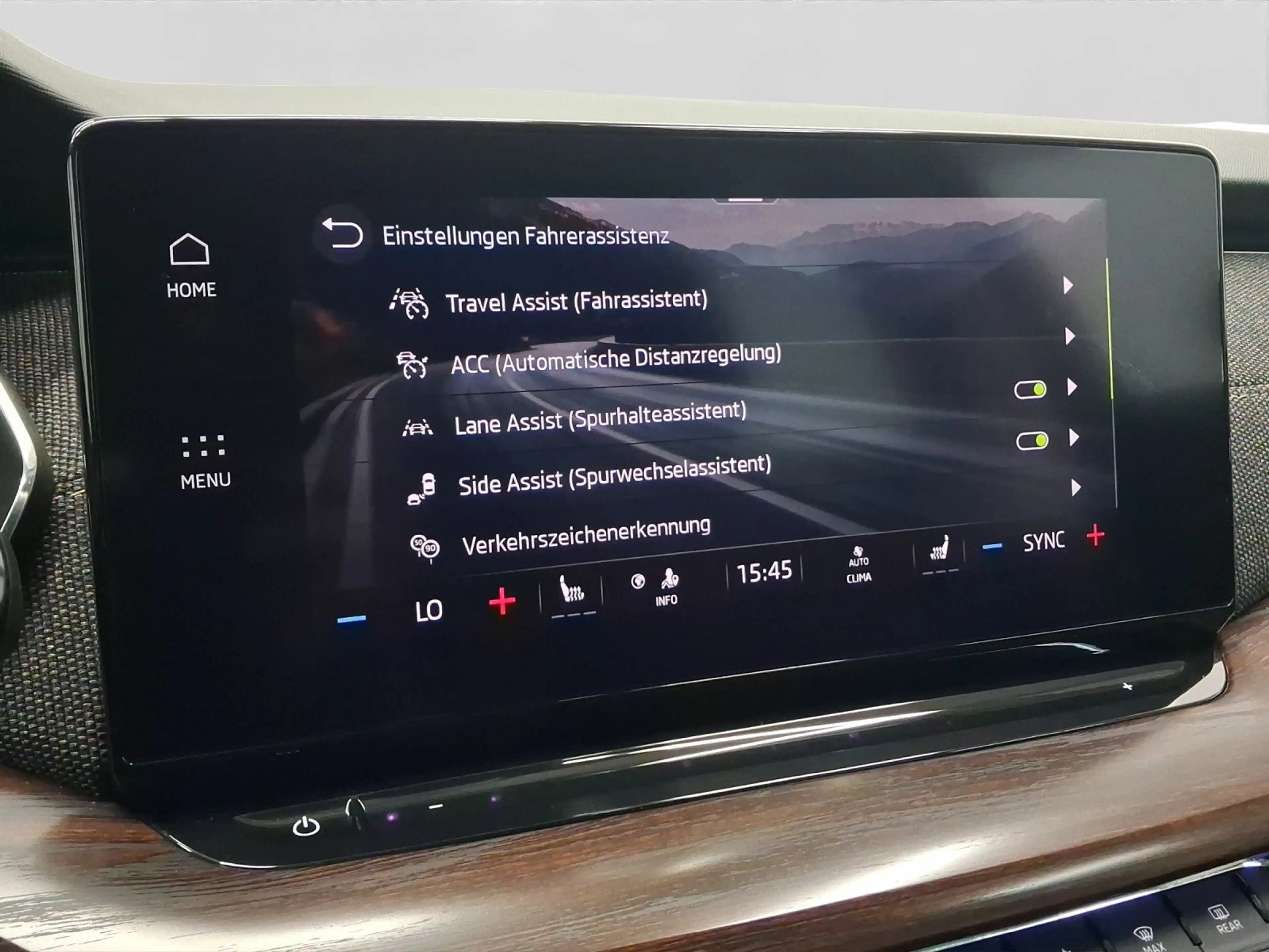 Skoda Octavia Combi 2.0 TDI DSG 4x4 SCOUT NAVI HuD LM1 — photo 12