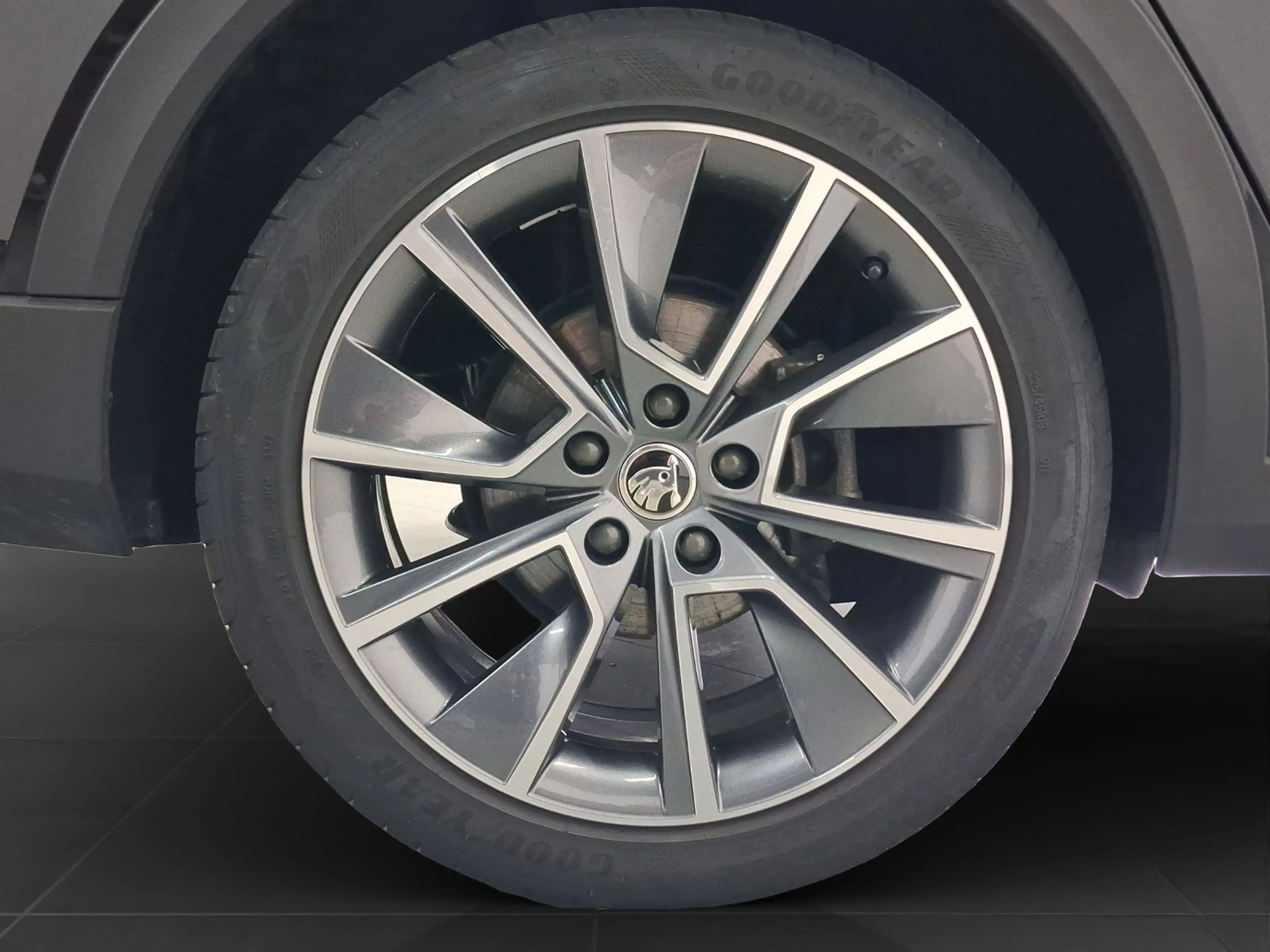 Skoda Octavia Combi 2.0 TDI DSG 4x4 SCOUT NAVI HuD LM1 — photo 7