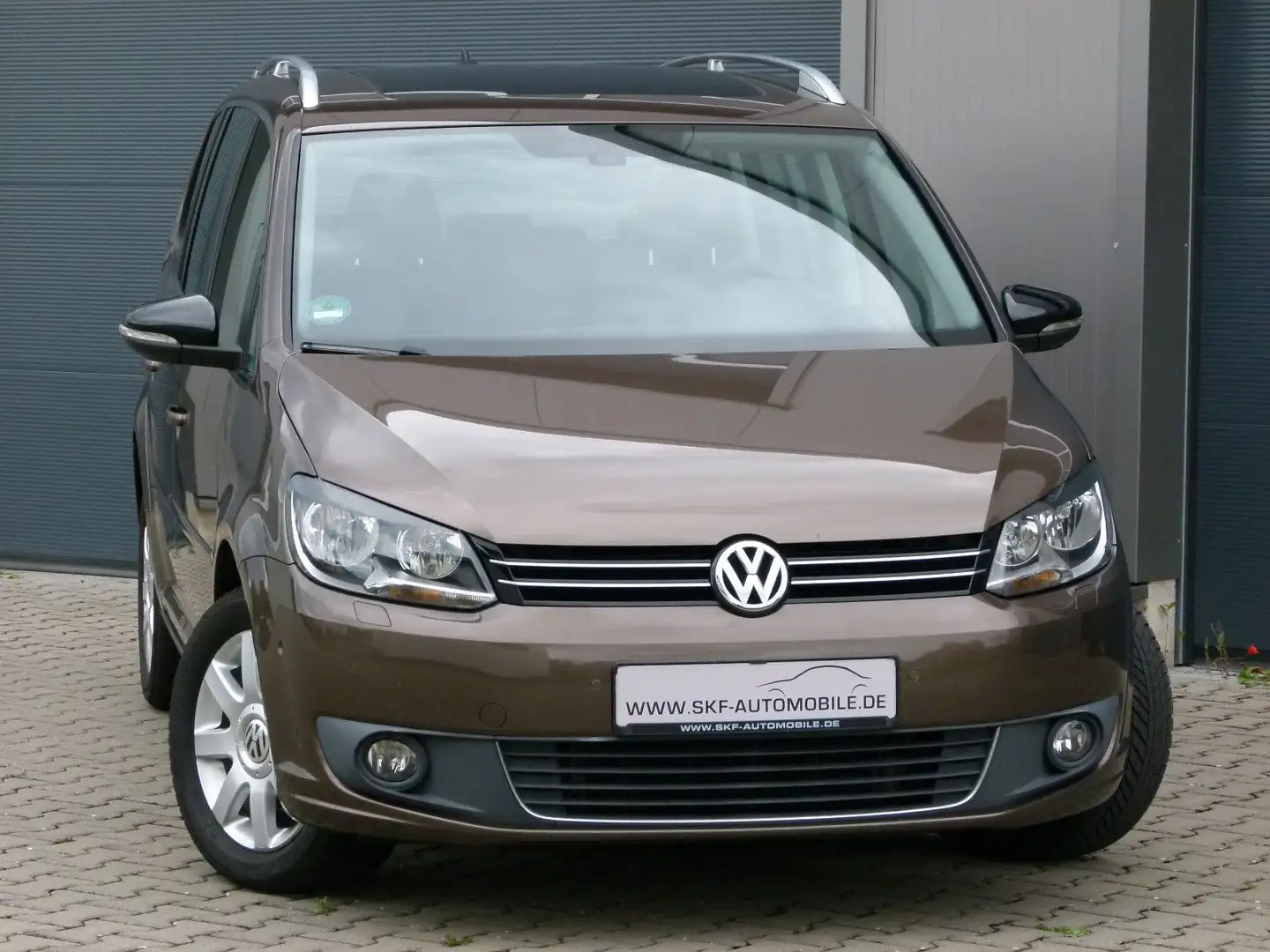 Volkswagen Touran Style 7-Sitze Panorama PDC Navi Standheiz Braun - 2