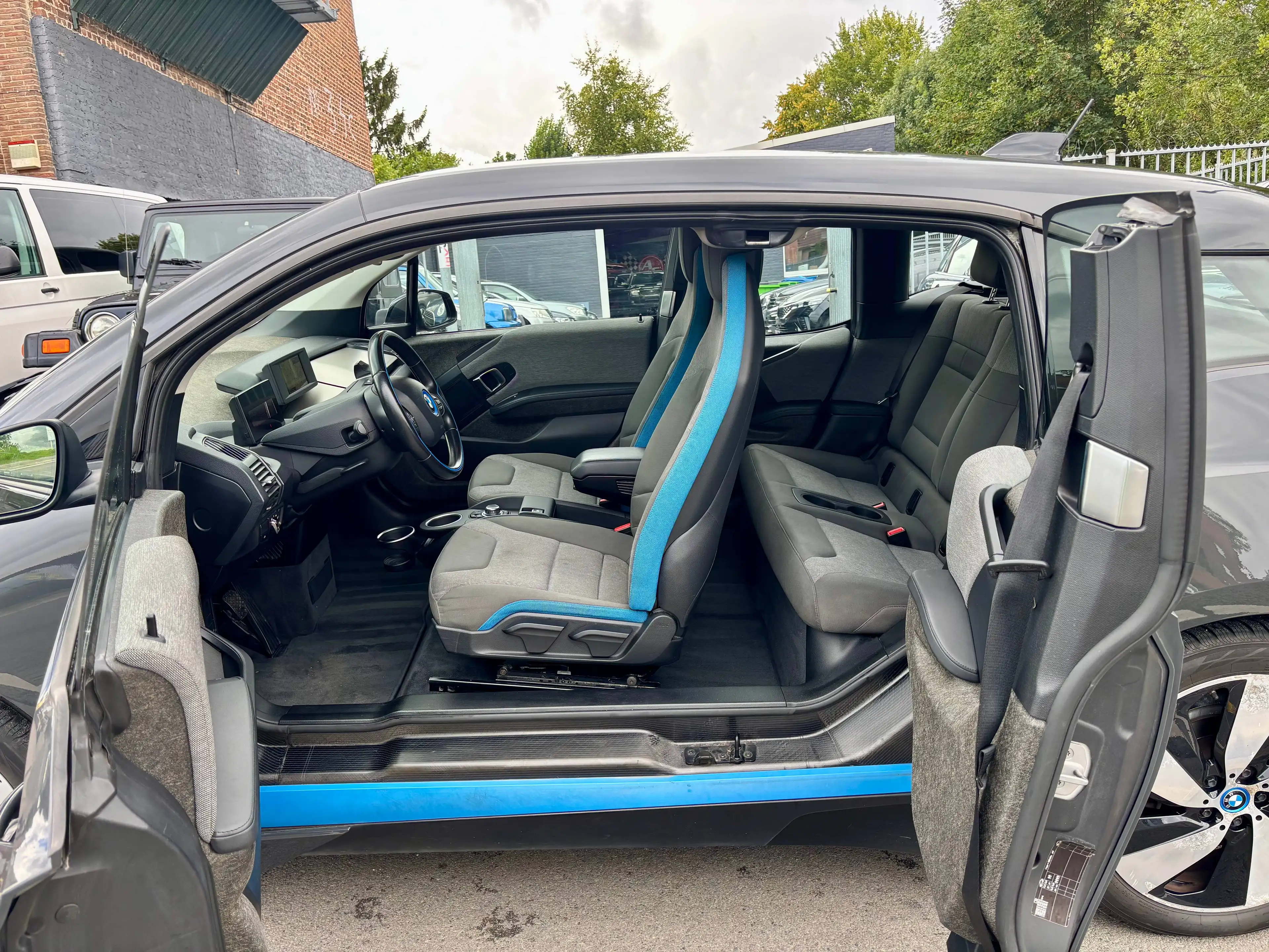 BMW i3 i3 75/125 kw Belgium car pass 7500 excl. export — photo 3