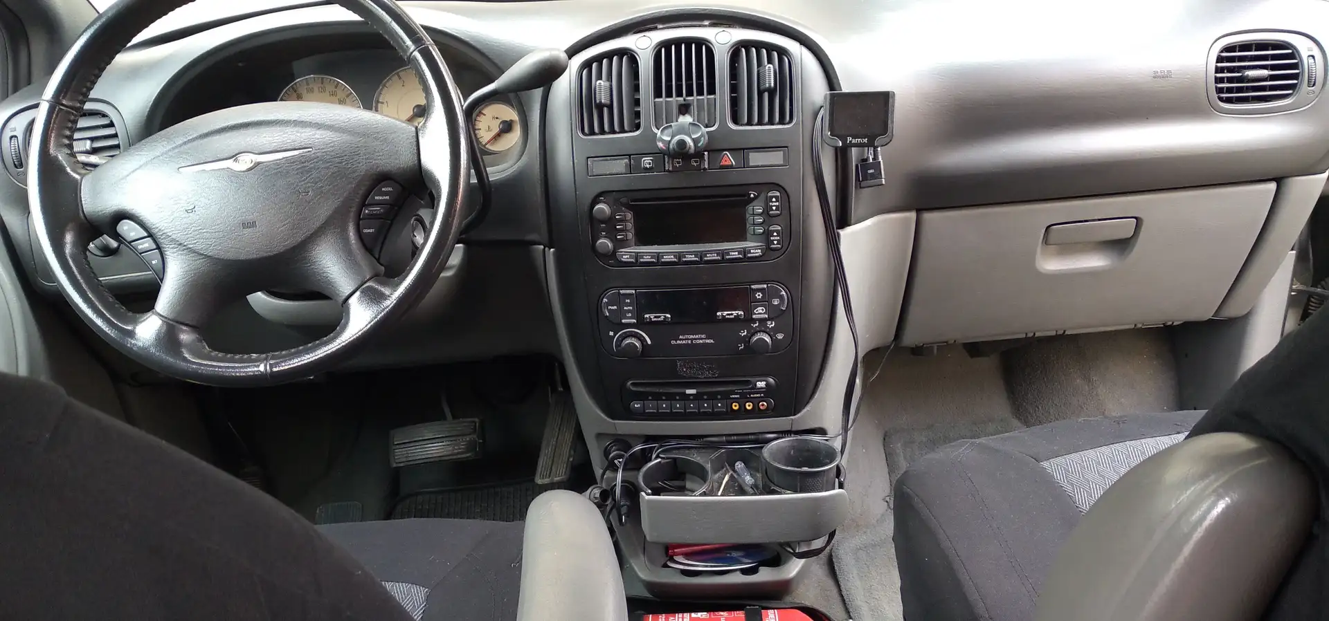 Chrysler Voyager Voyager 2,8 SE CRD 7-sitze Austria Exklusive ATX Gri - 2