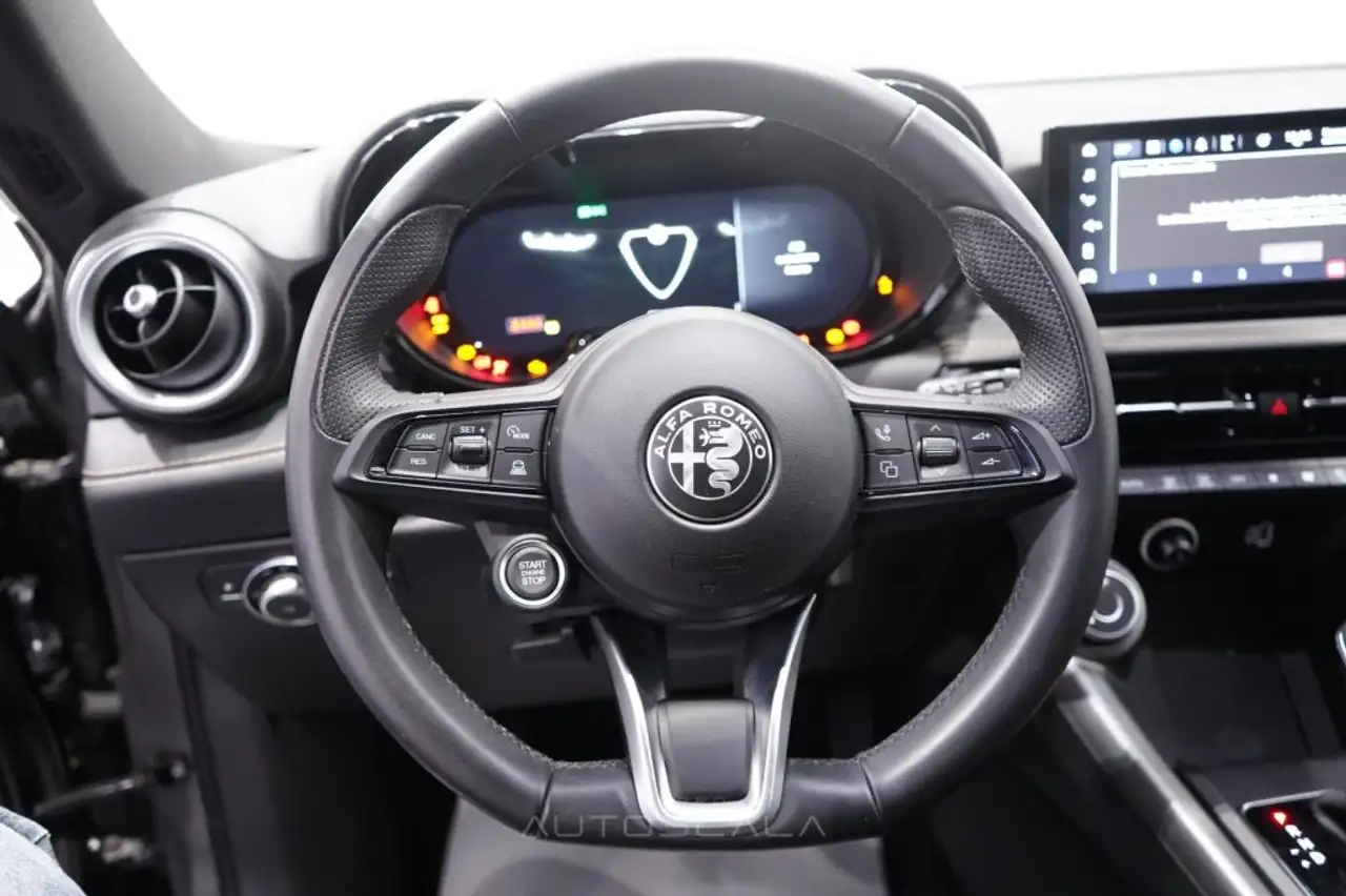 Alfa Romeo Tonale 2024 — фото 14