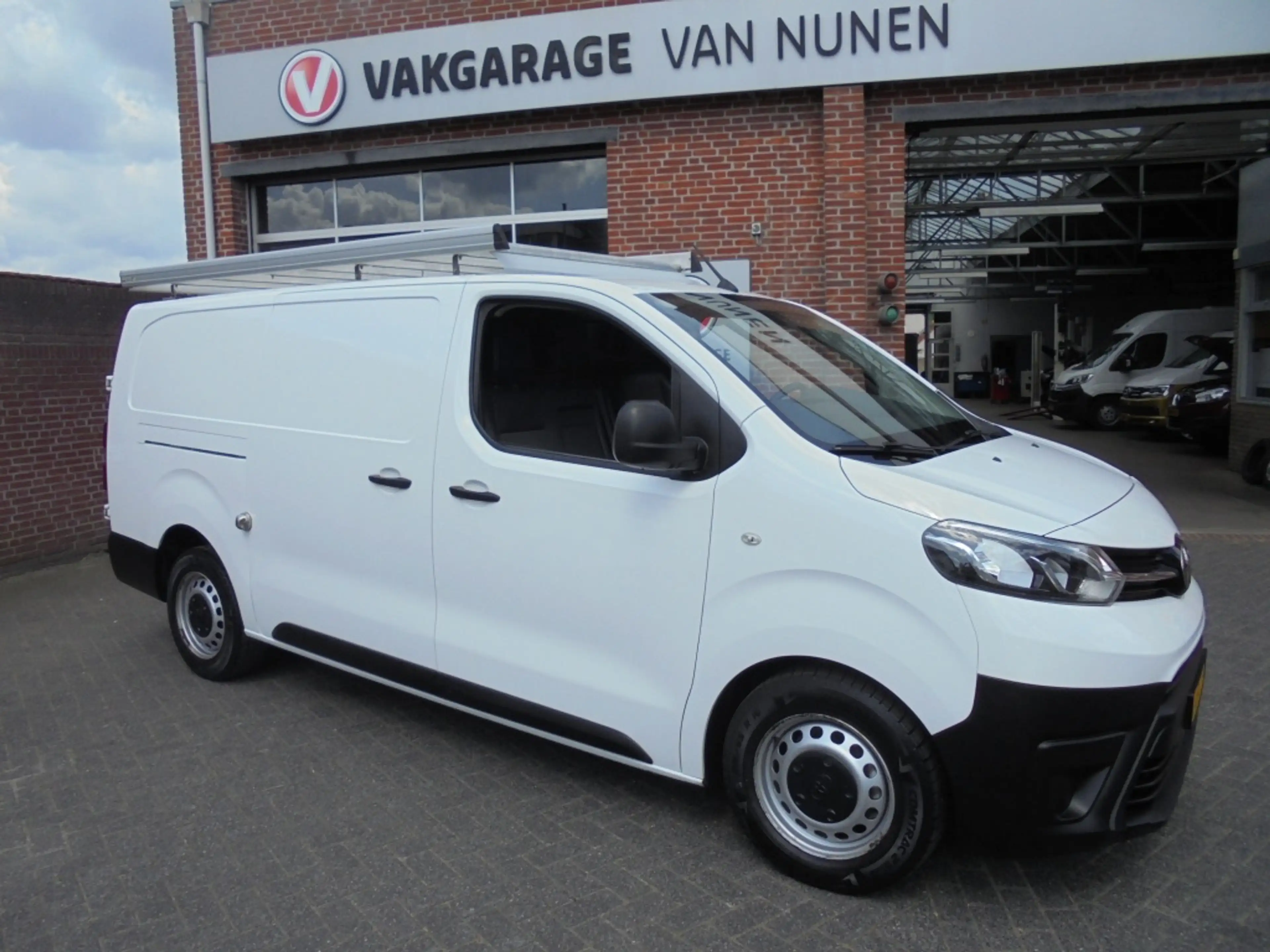 Toyota Proace 1.6 D-4D Cool Comfort||L3-H1||Trekhaak||Imperiaal|