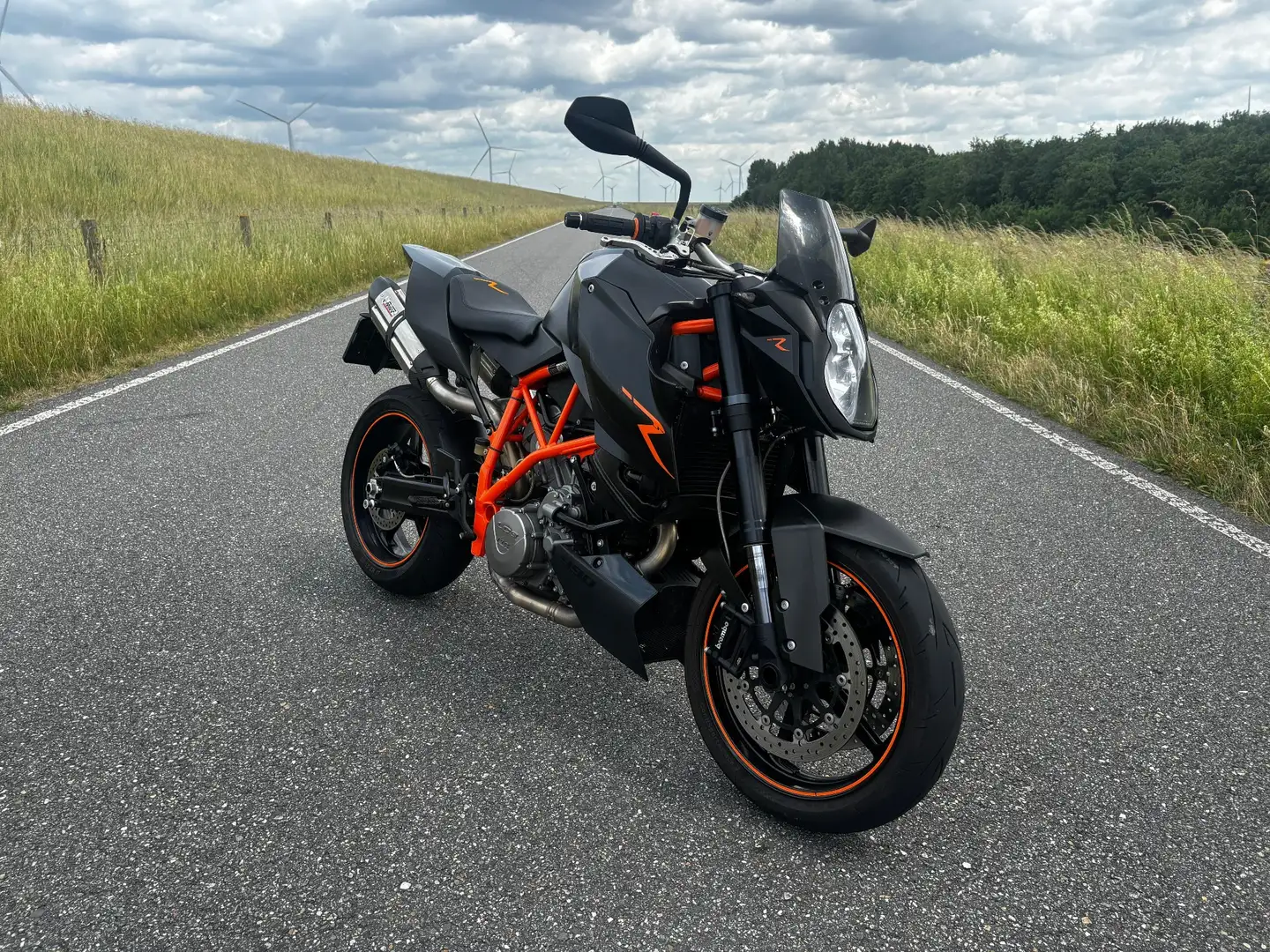KTM 990 Super Duke R Zwart - 1