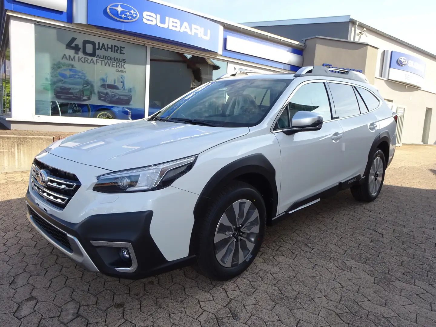 Subaru OUTBACK 2.5i Platinum 2025 Modell Blanc - 1