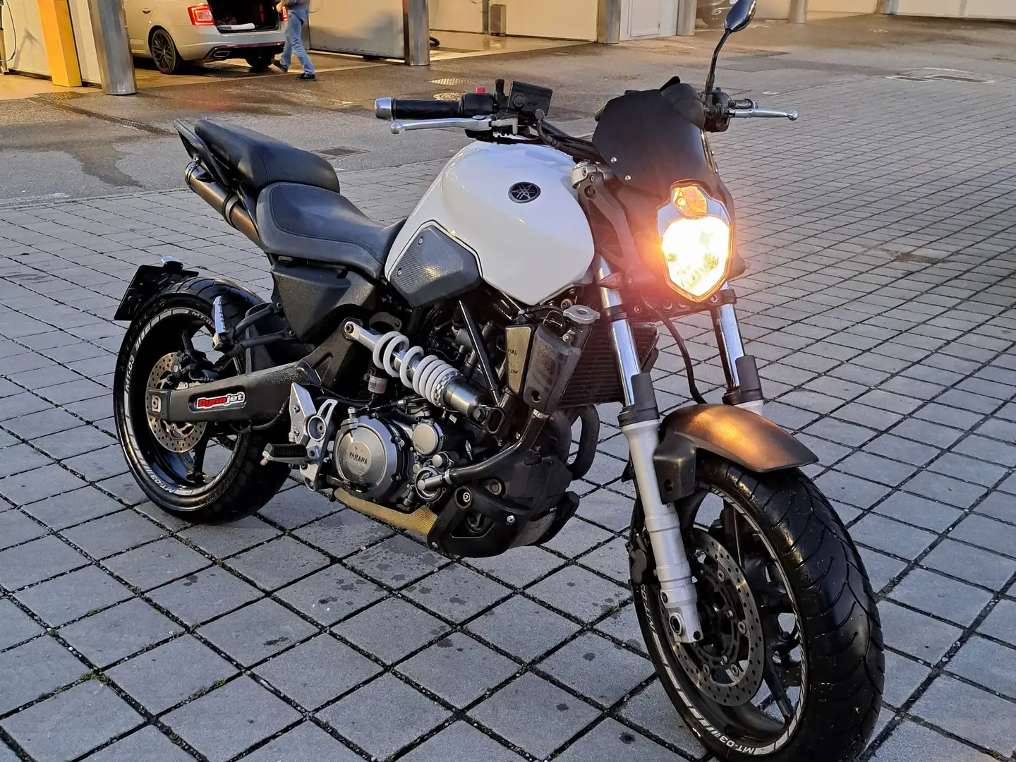 Yamaha MT-03 Sport Alb - 2