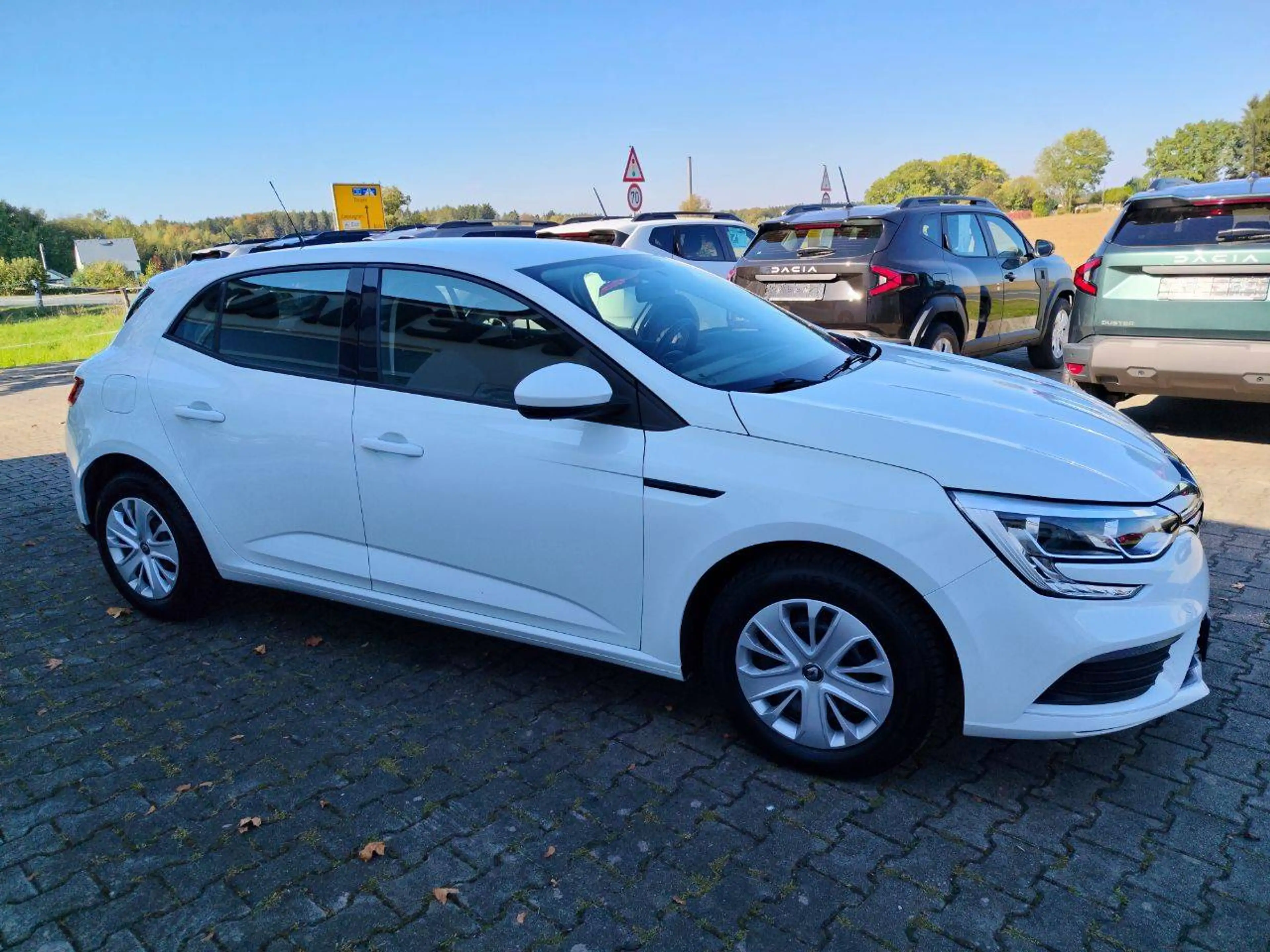 Renault Megane TCe 115 GPF LIFE — photo 9