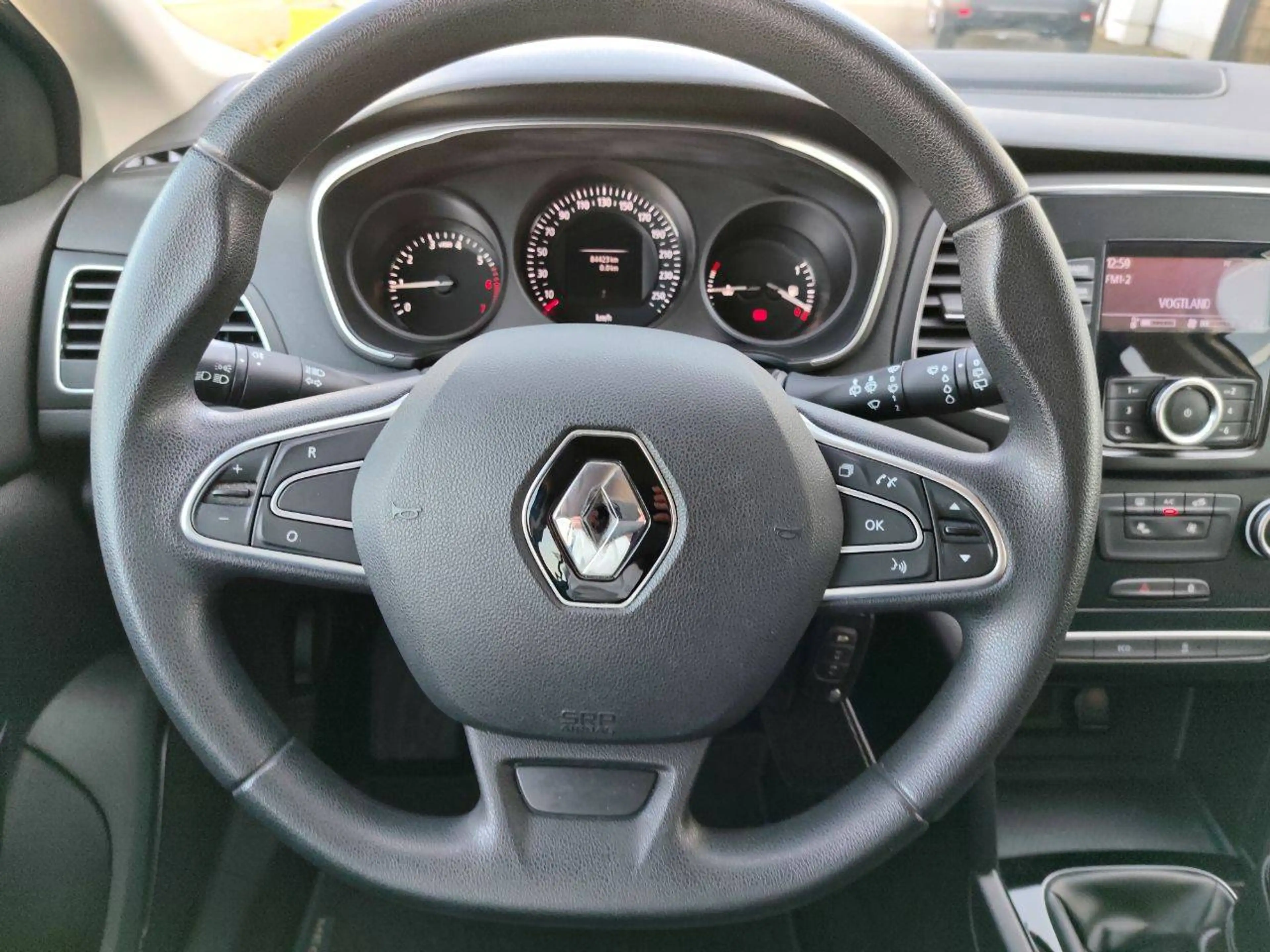 Renault Megane TCe 115 GPF LIFE — photo 10