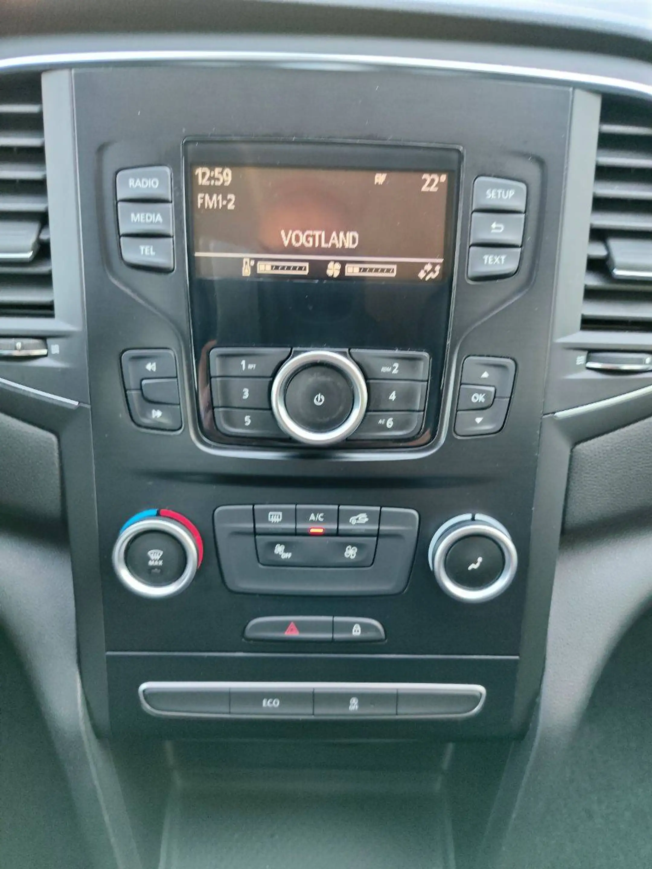 Renault Megane TCe 115 GPF LIFE — photo 12
