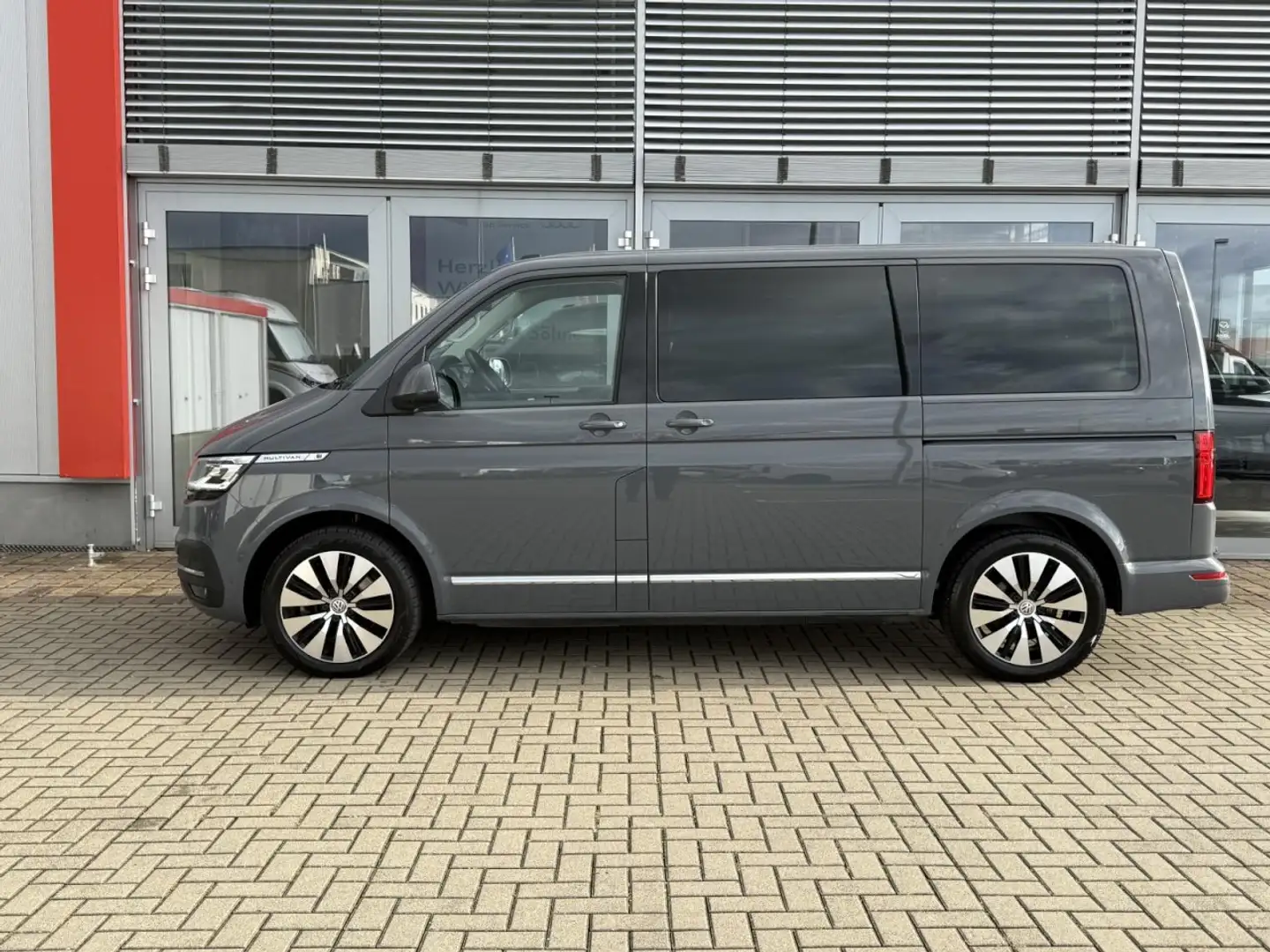 Volkswagen T6.1 Multivan 2.0 TDI Generation Six DGS STHZ, Klima Navi Gris - 2