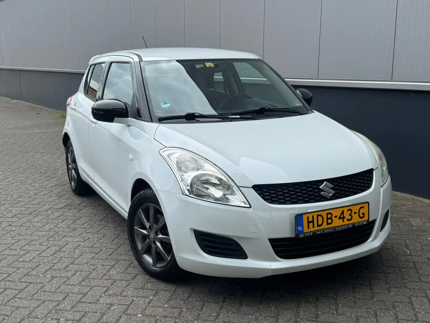 Suzuki Swift 1.2 Comfortsport look , nieuwe apk airco White - 2