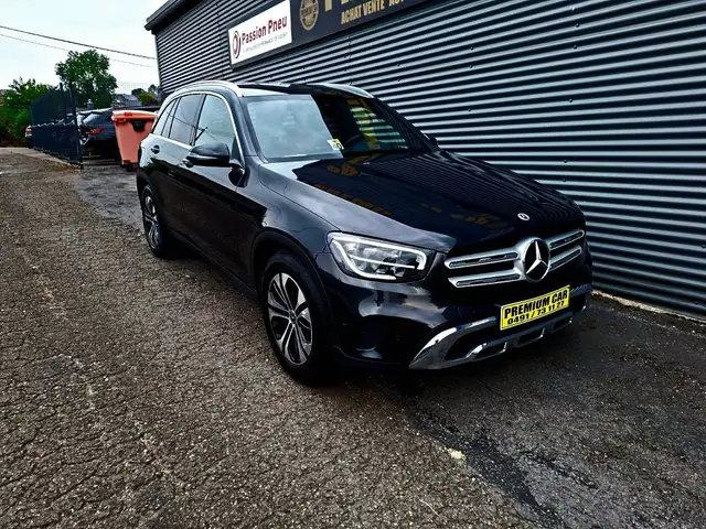 Mercedes-Benz GLC view 4