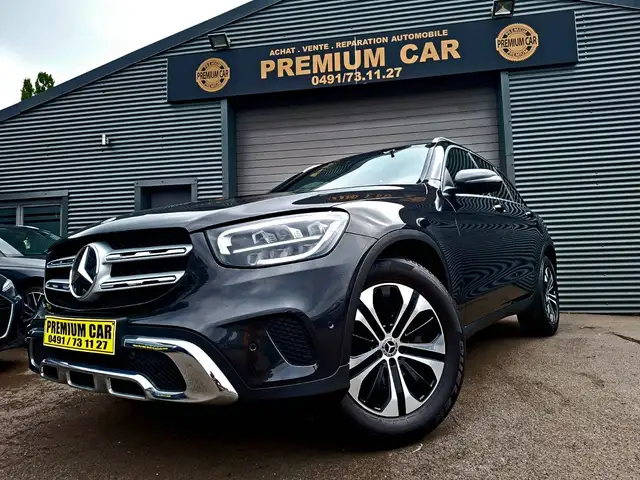 Mercedes-Benz GLC view 2