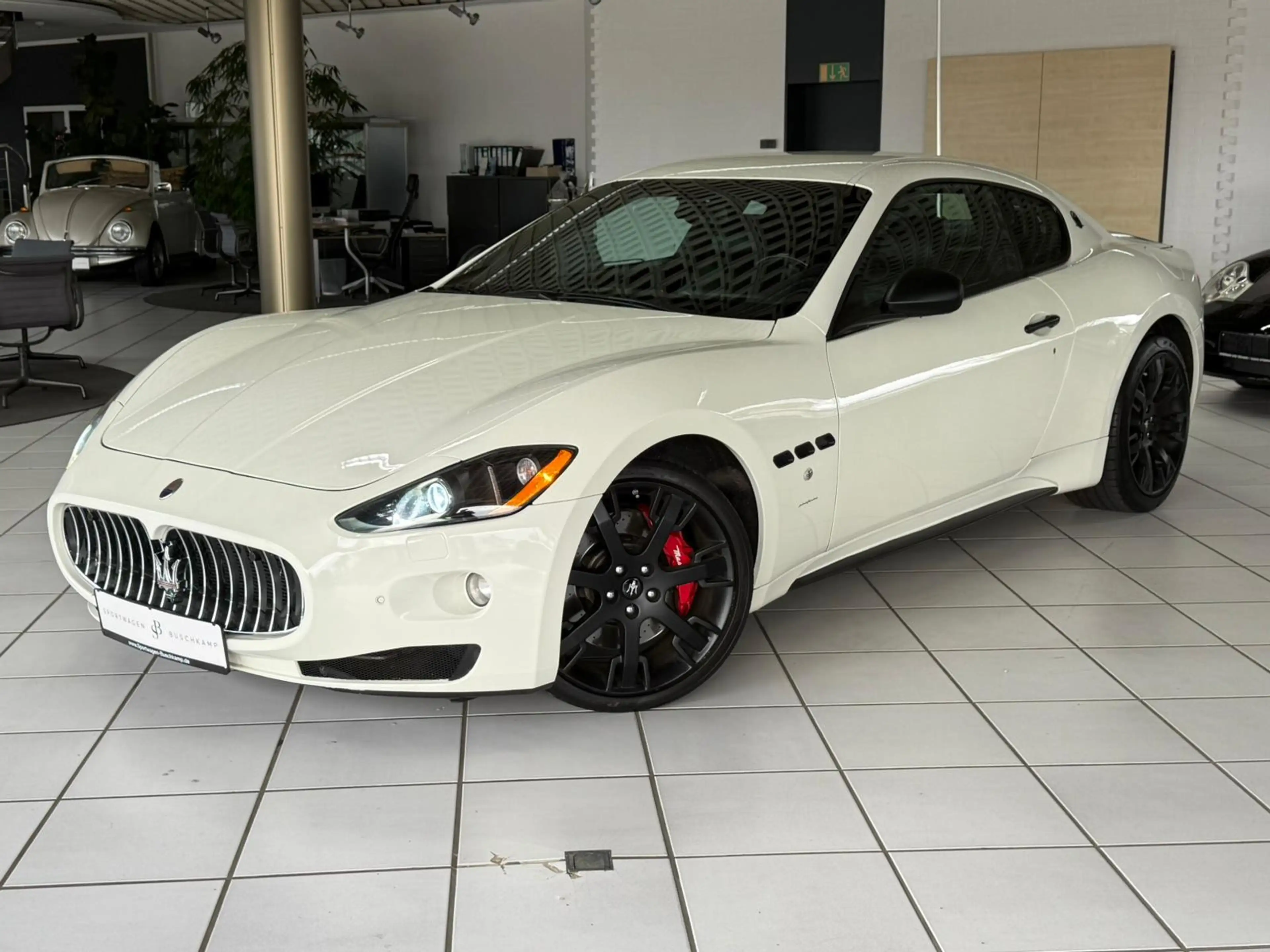 Maserati GranTurismo S 4.7 V8 DEUTSCH 20LM BI-XENON PDC — photo 5