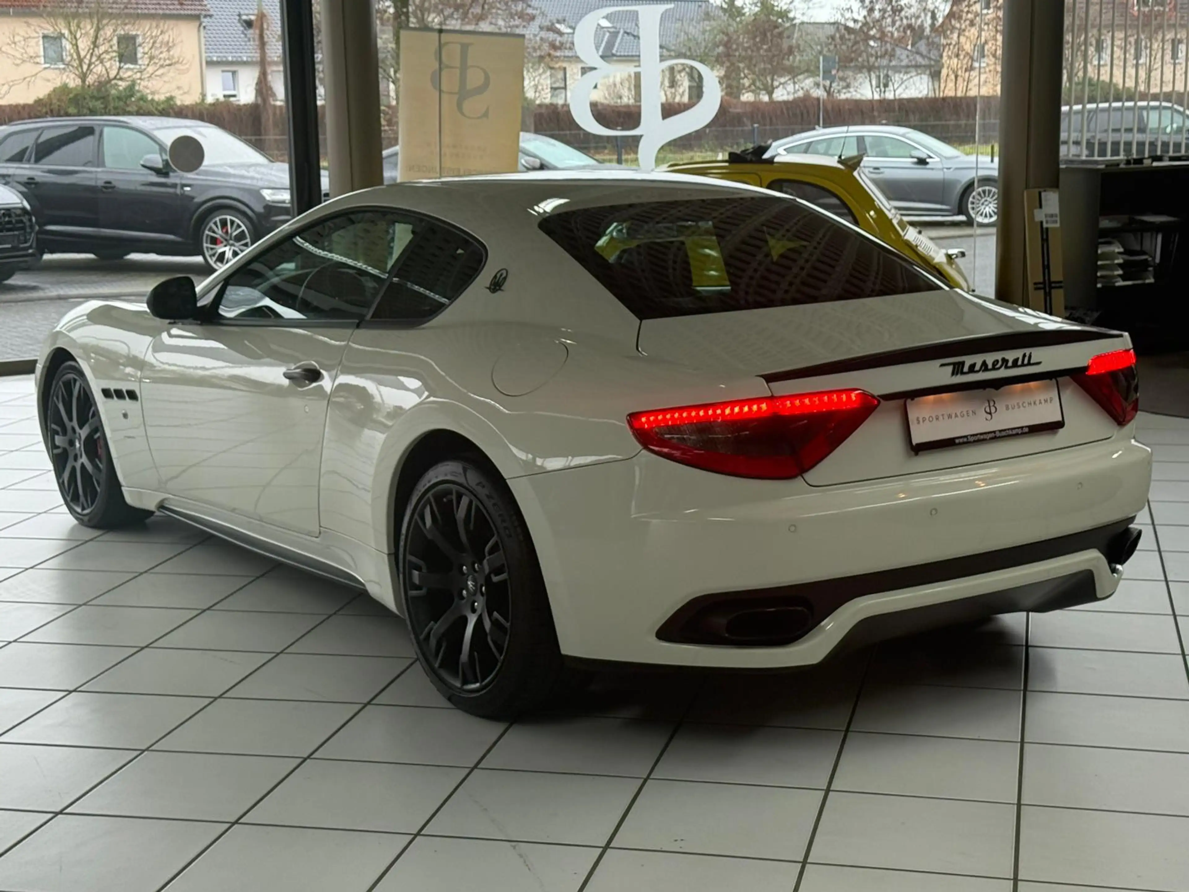 Maserati GranTurismo S 4.7 V8 DEUTSCH 20LM BI-XENON PDC — photo 7