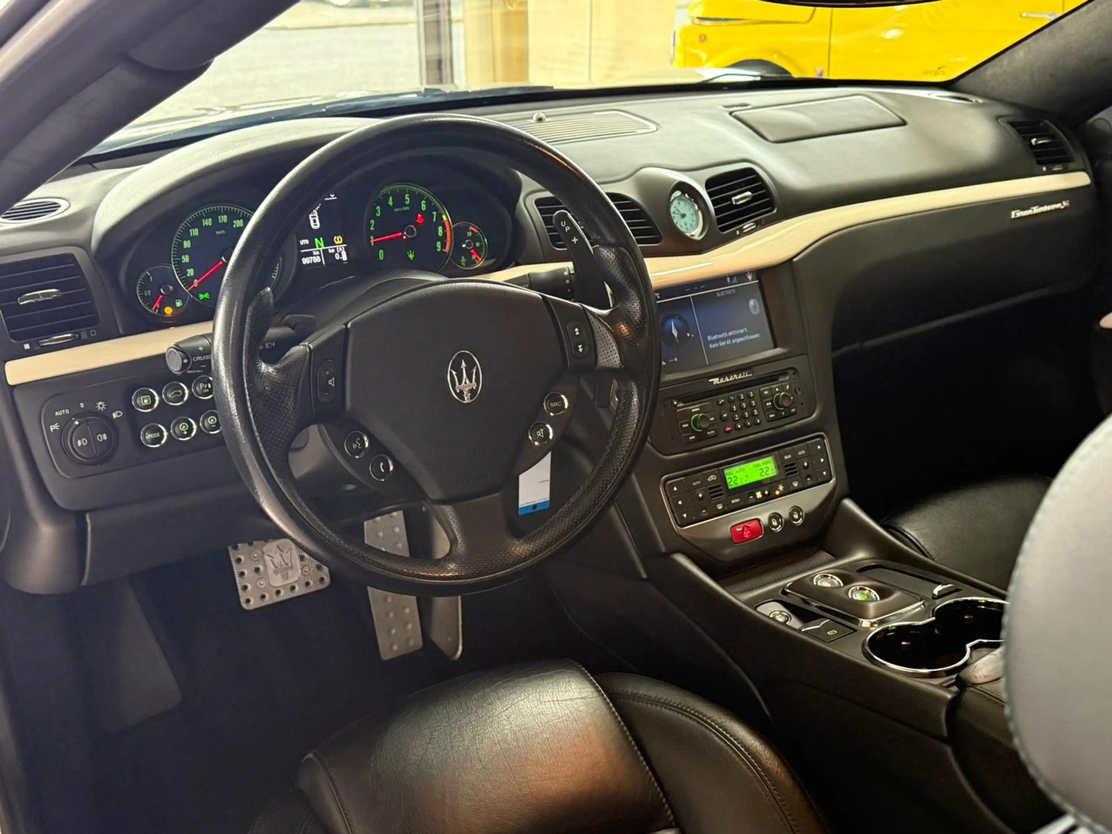 Maserati GranTurismo S 4.7 V8 DEUTSCH 20LM BI-XENON PDC — photo 10