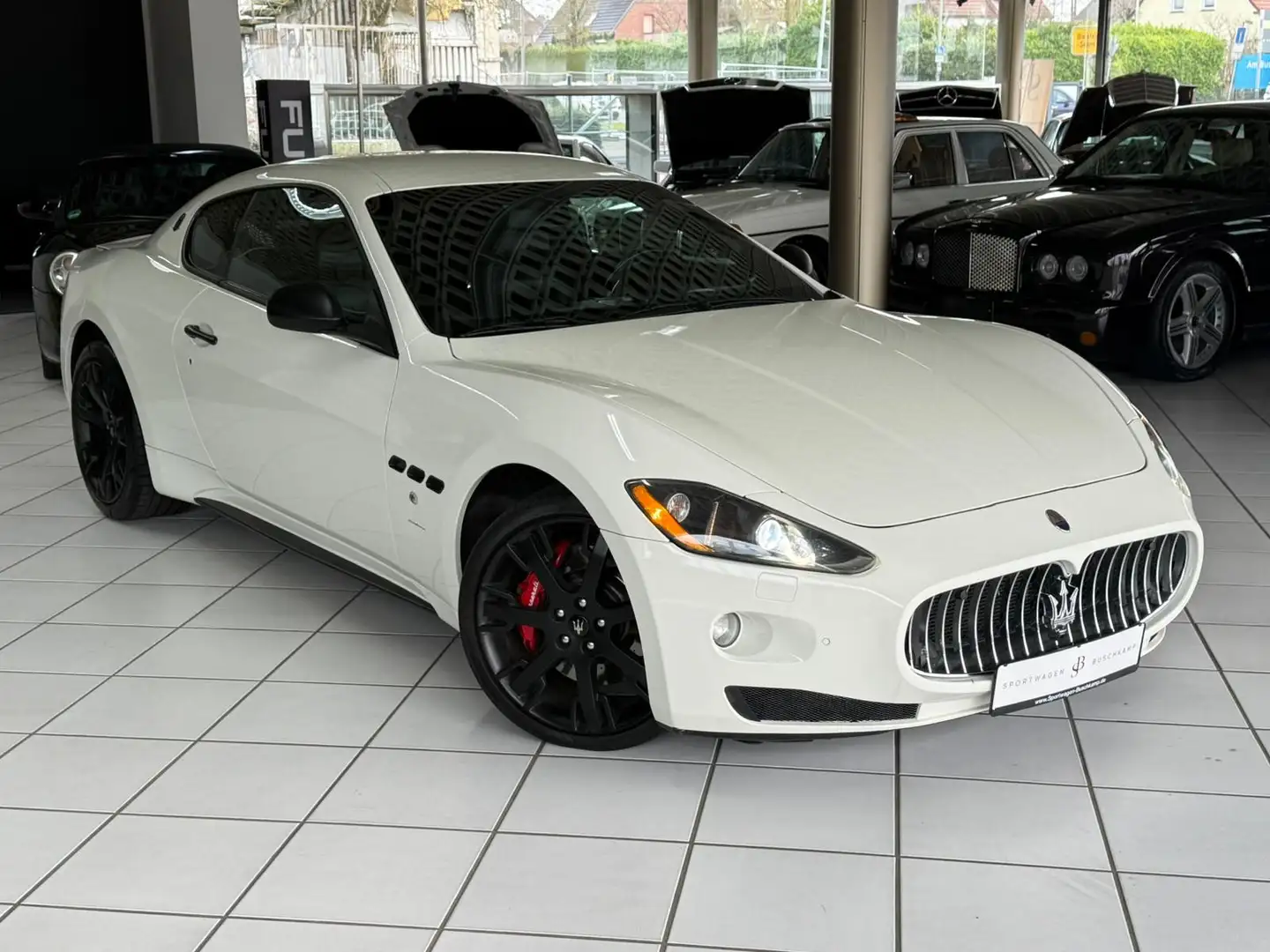 Maserati GranTurismo S 4.7 V8 DEUTSCH 20LM BI-XENON PDC Black - 2