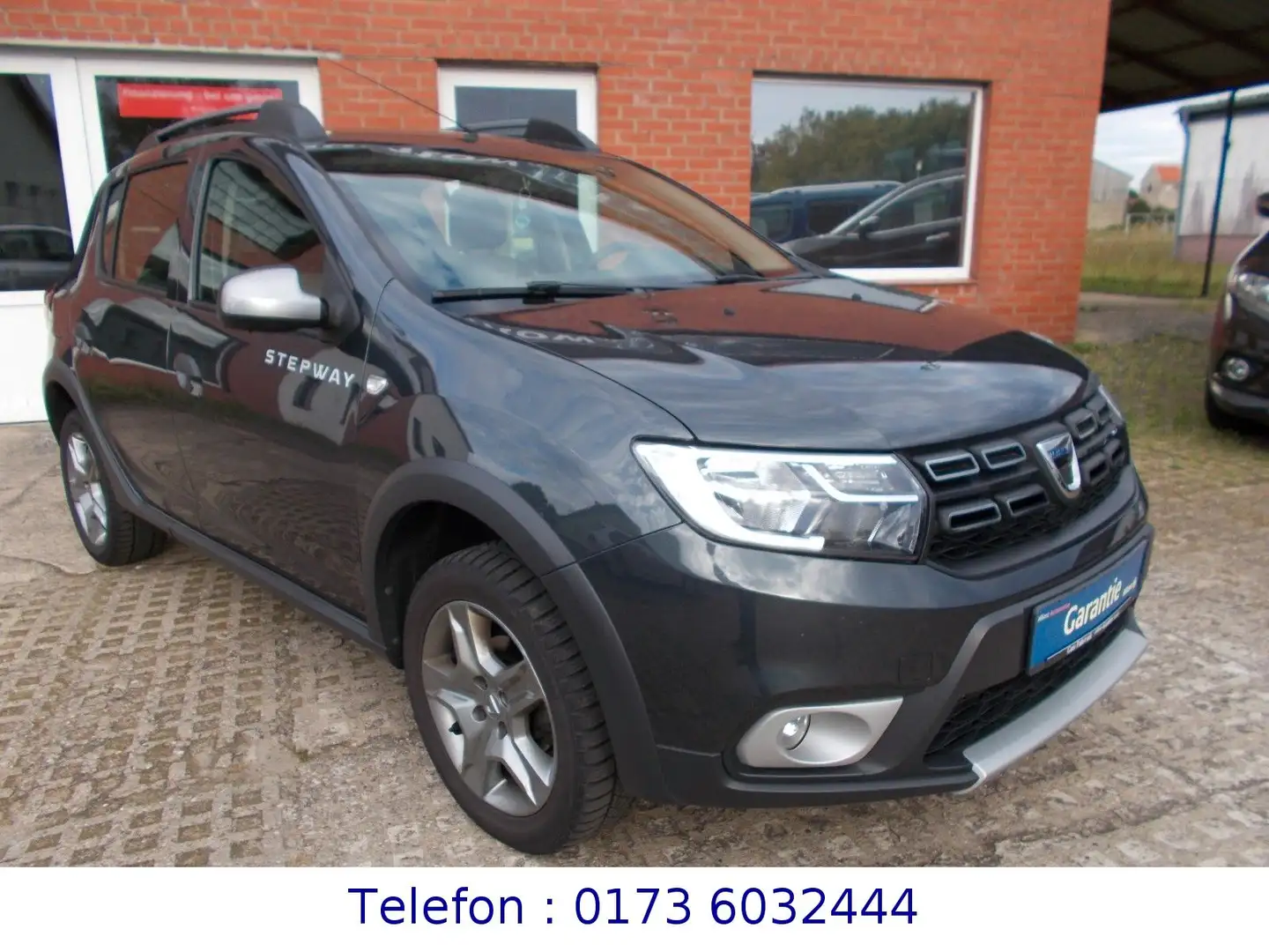 Dacia Sandero II Stepway Prestige  Automatik Grau - 2