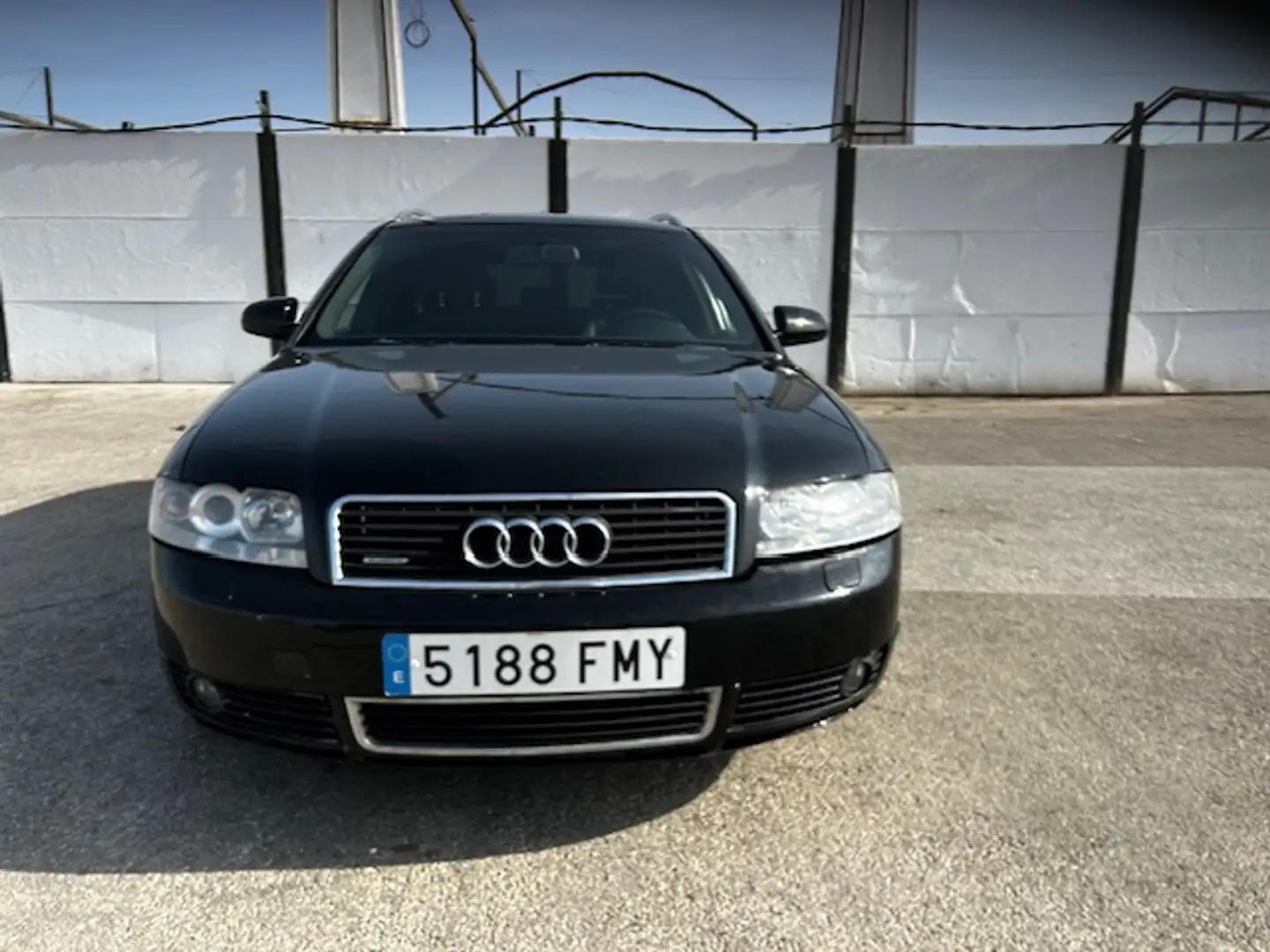 Audi A4 Avant 2.5TDI Negro - 1