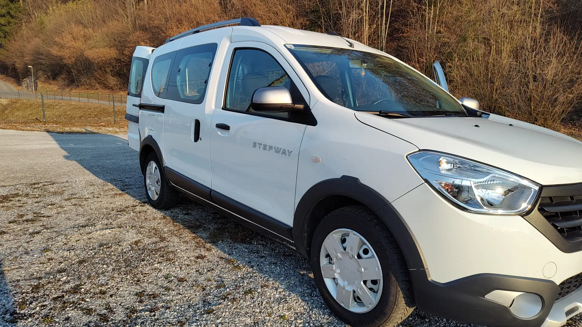 Dacia Dokker Dokker Stepway TCe 115 S Weiß - 1