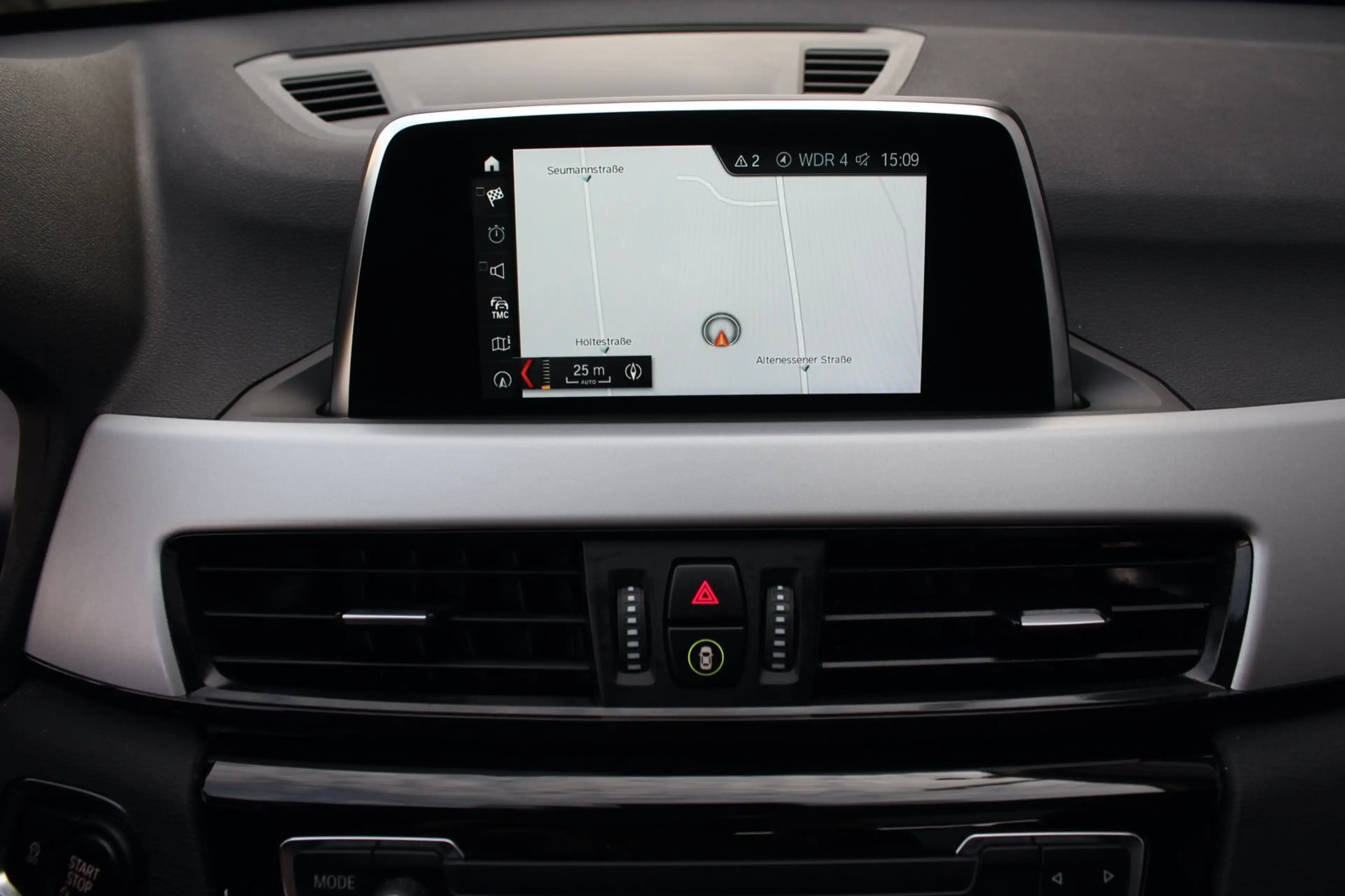BMW X1 sDrive 18 I Advantage AUTOMATIK PANO NAVI 2.H — photo 15