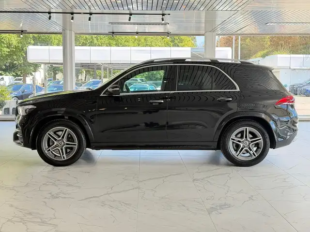 Mercedes-Benz Gle view 3